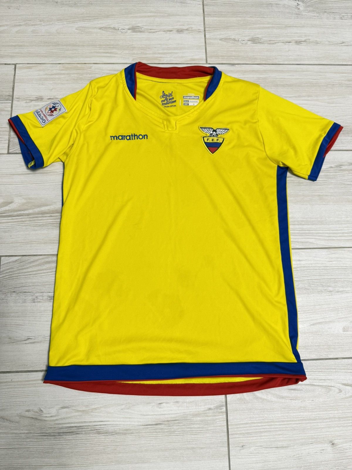 Nike Football shirt Ecuador FEF Home Marathon jersey Yellow Men S Size US S / EU 44-46 / 1 - 1 Thumbnail