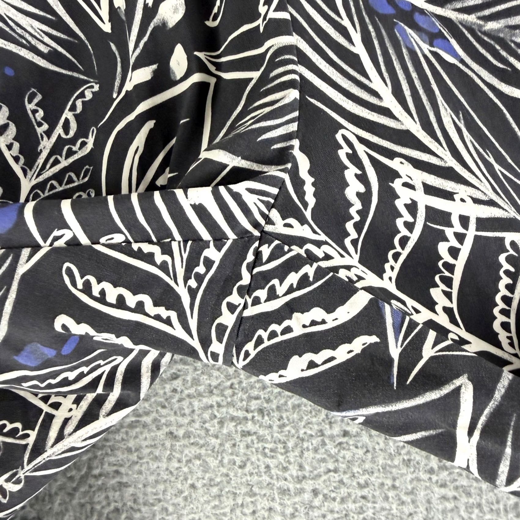 Marine Layer MARINE LAYER Re-Spun Joggers Womens M Black Blue Tropical Leaf Print Pants Size 32" / US 10 / IT 46 - 3 Thumbnail