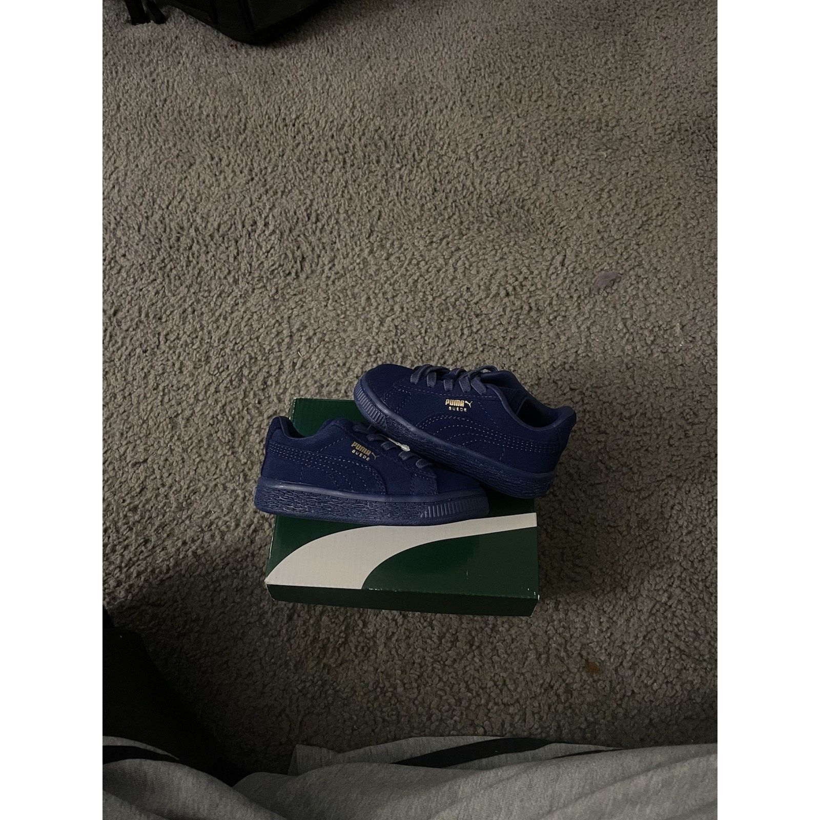 Puma Size 5c- Puma Kids Blue Classic Suede Sneakers Shoes Size US 5 / EU 37 - 2 Thumbnail