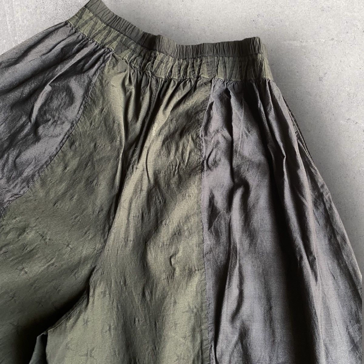 Issey Miyake Issey Miyake Fete Wide Leg Elastic Pants Size 26" / US 2 / IT 38 - 2 Thumbnail