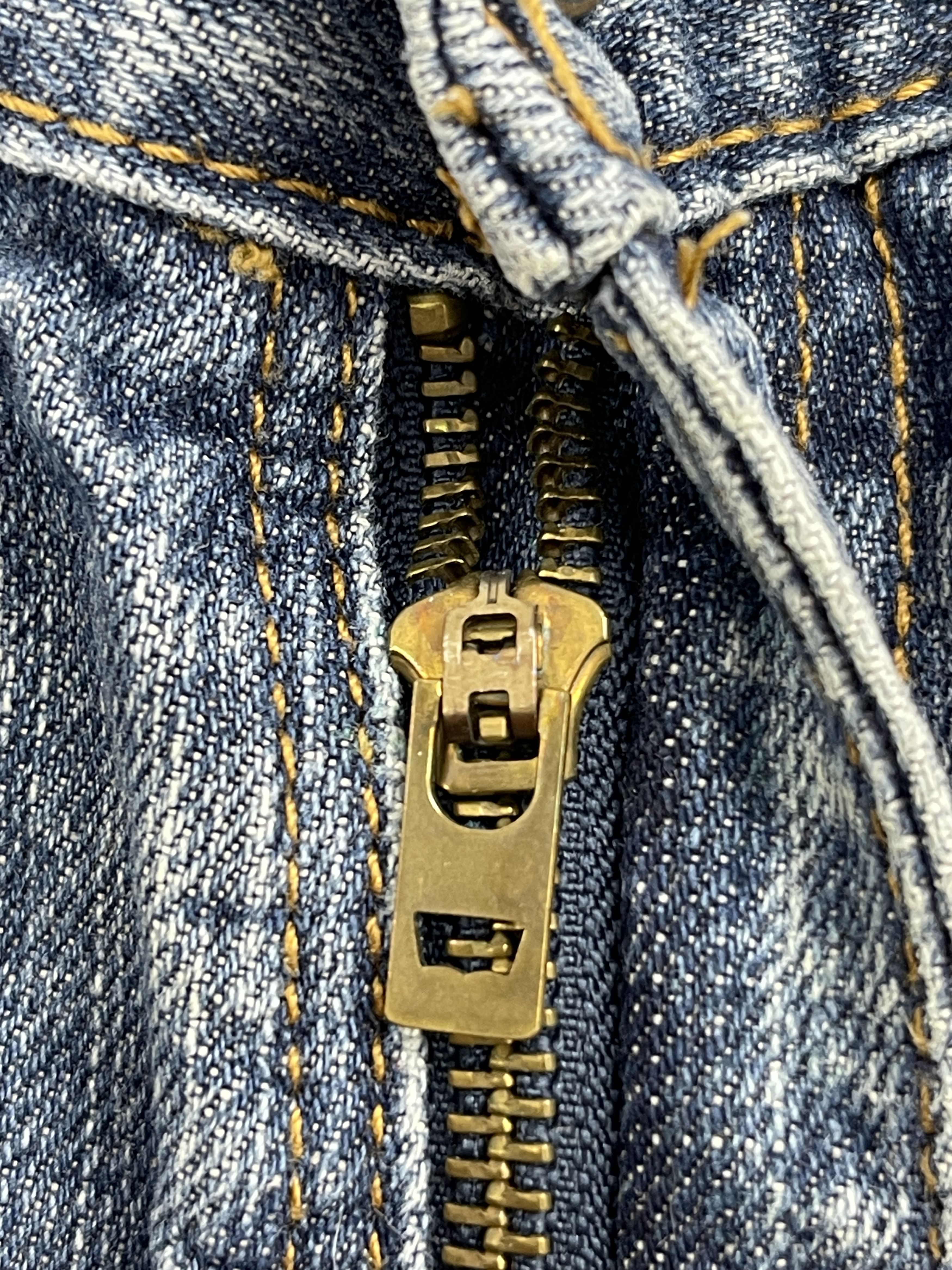 Levi's Vintage Levis 559 Faded Blue Jeans DP2573 Size US 35 - 12 Thumbnail