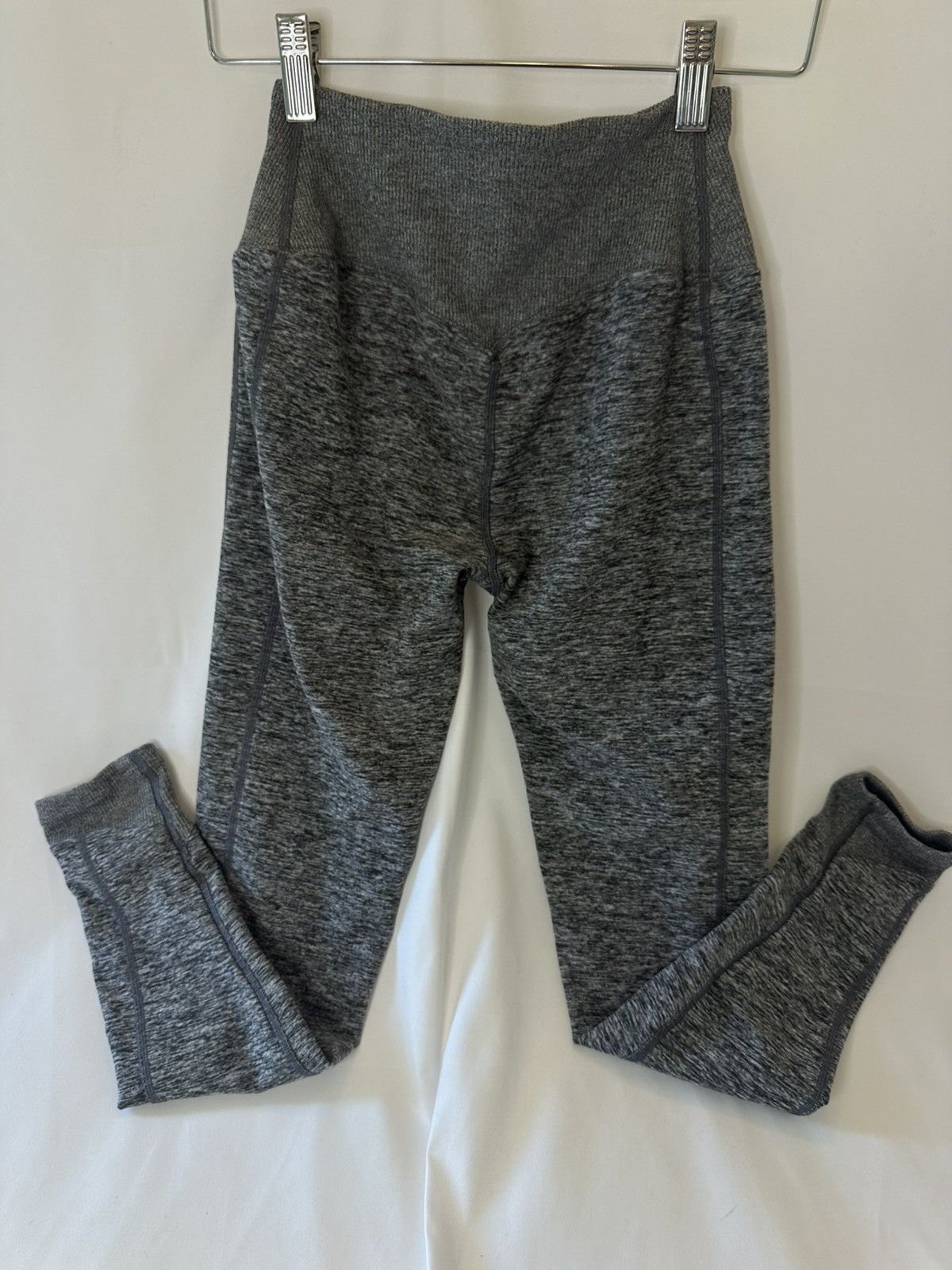 Alo ALO YOGA High-Waisted Alosoft Lounge Leggings Dark Heather Size 26" / US 2 / IT 38 - 4 Thumbnail