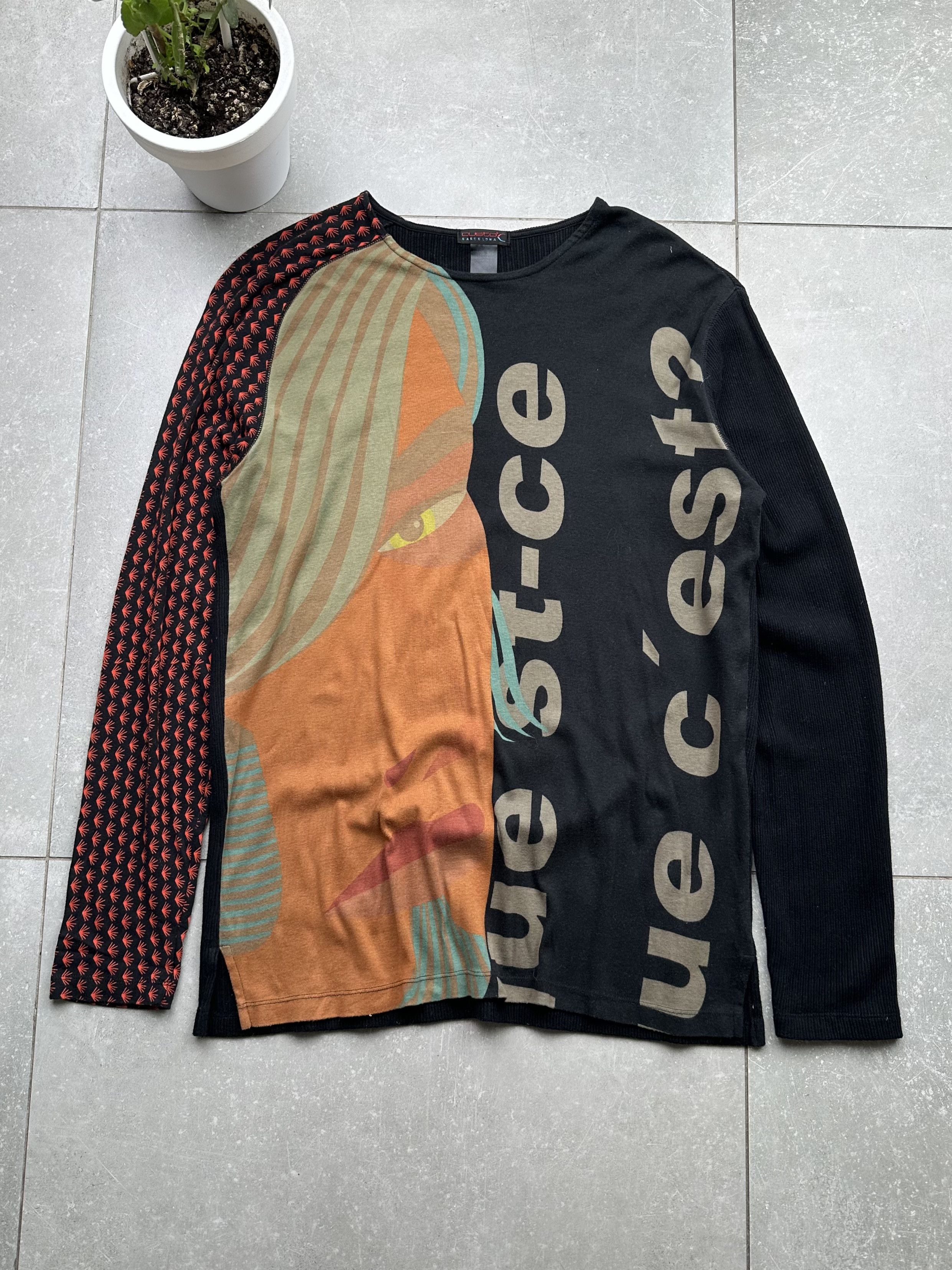 image of Avant Garde x Custo Barcelona Vintage Printed Sweater in Black, Women's (Size Large)