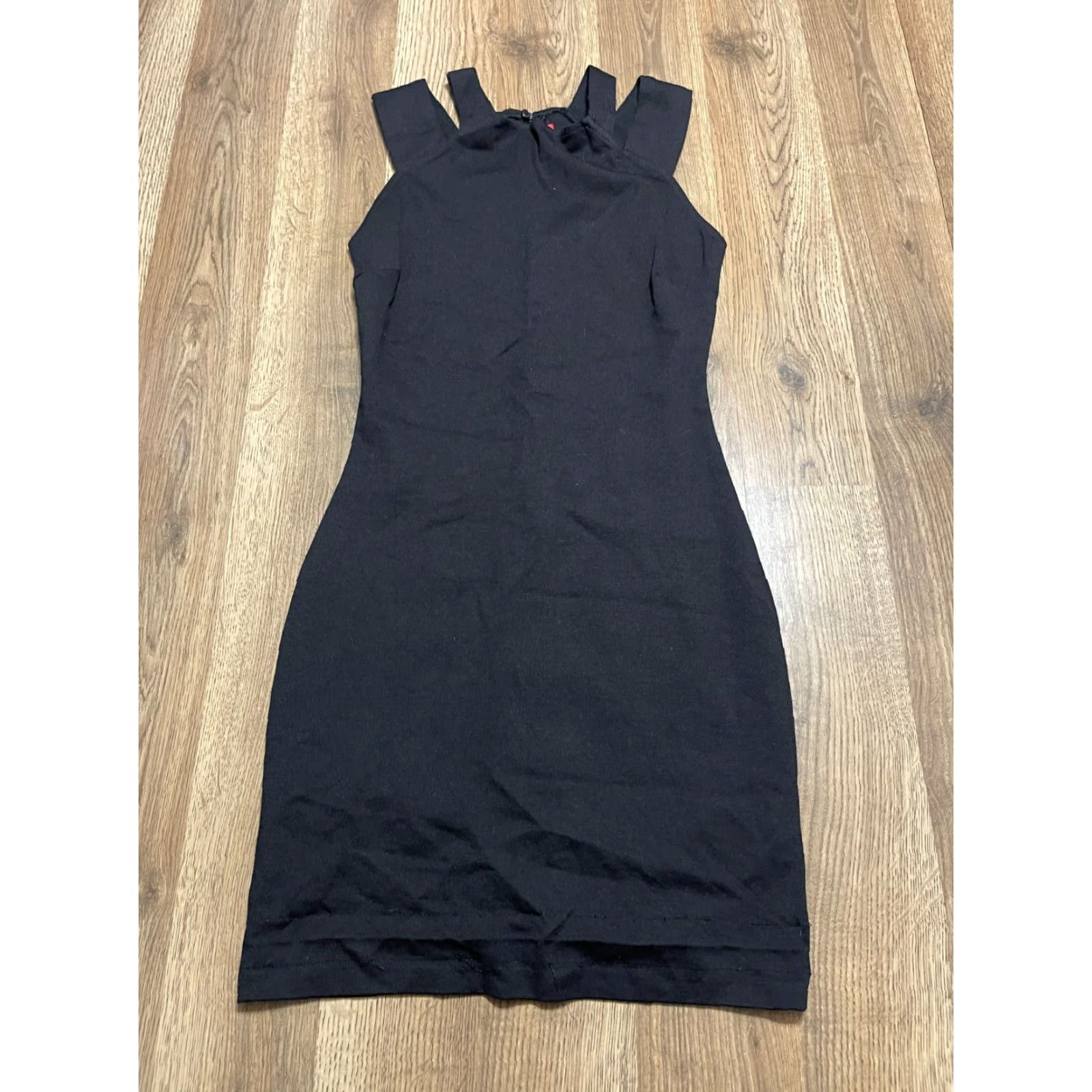 Saks Fifth Avenue Saks Fifth Avenue Dress Women's Size Small Black Cold Shoulder Hemmed Shift Short Dress Casual Womens Fashion Size S / US 4 / IT 40 - 2 Thumbnail