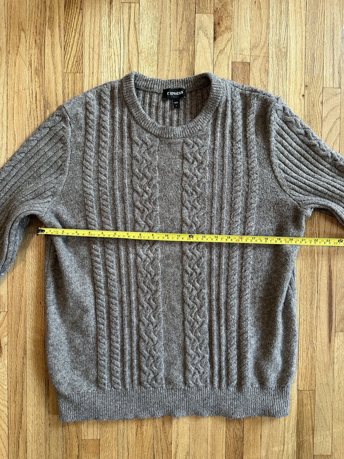 Express Cable Knit Sweater Gray Size Large Size US L / EU 52-54 / 3 - 4 Thumbnail