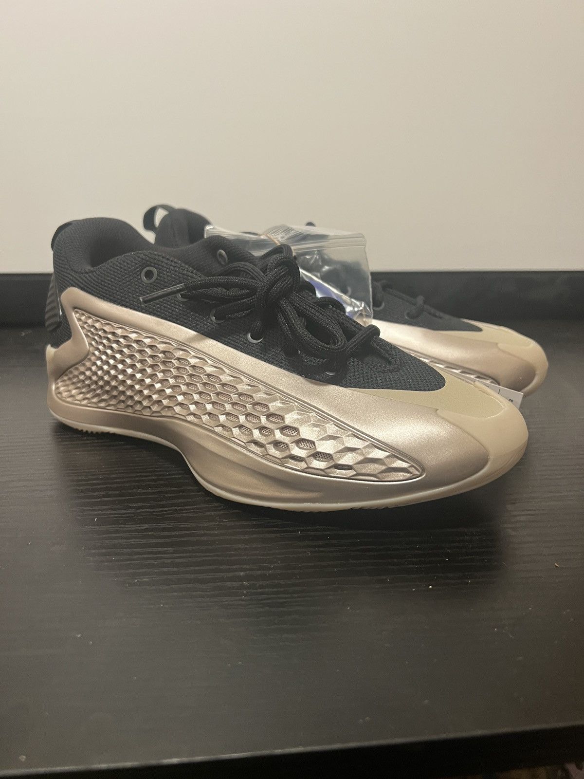 Adidas SIZE 6 MEN - AE 1 Low Size US 6 / EU 39 - 1 Thumbnail