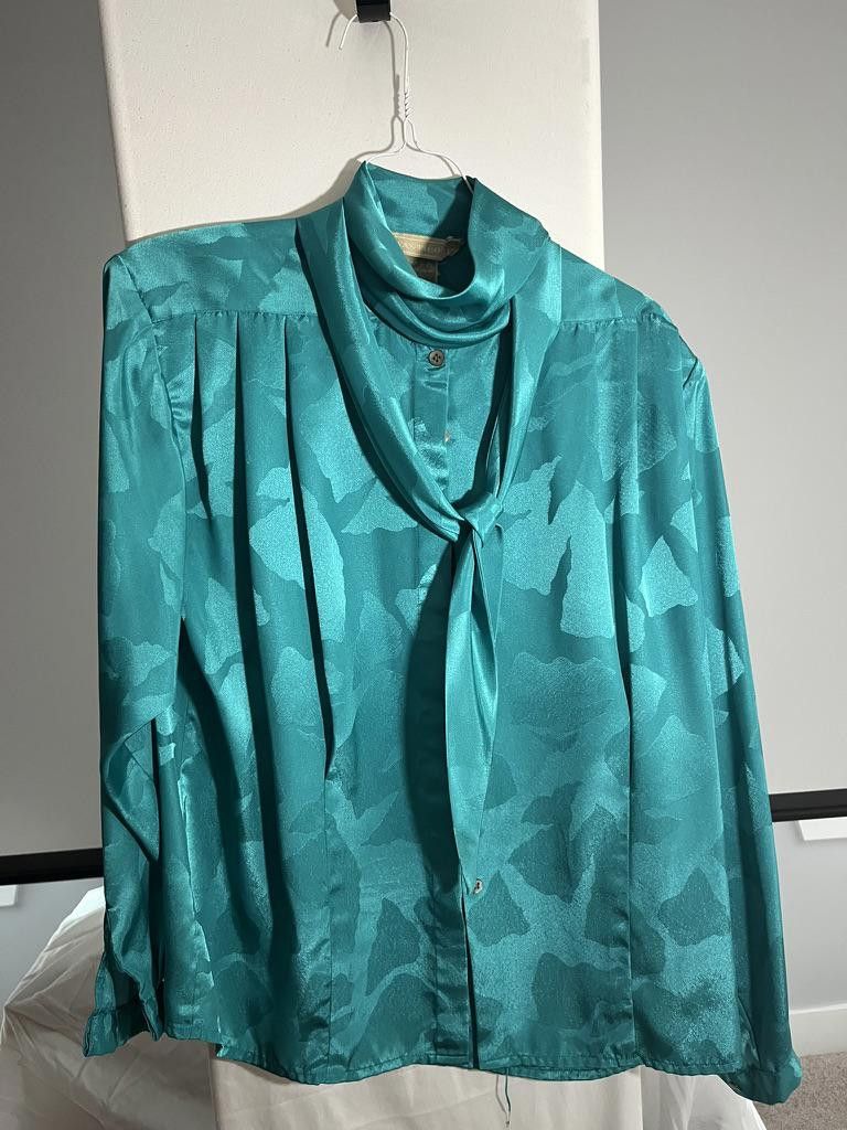 Diane von Furstenberg Vintage Diane von Furstenberg Turquoise Blouse with Bow Tie Size L / US 10 / IT 46 - 1 Thumbnail