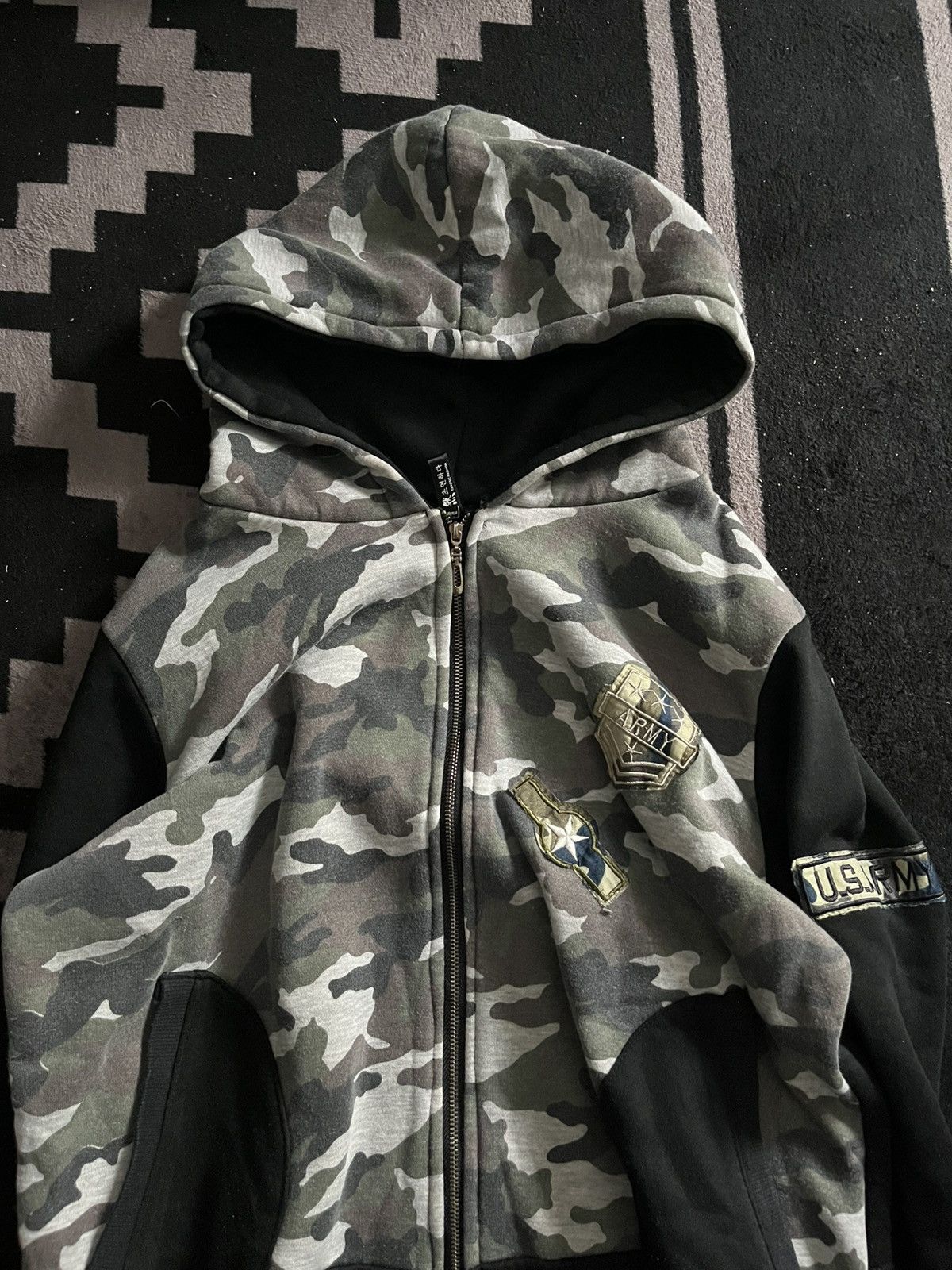 Le Grande Bleu (L.G.B.) Japanese unknwn camo army hoodie y2k Size US S / EU 44-46 / 1 - 3 Thumbnail