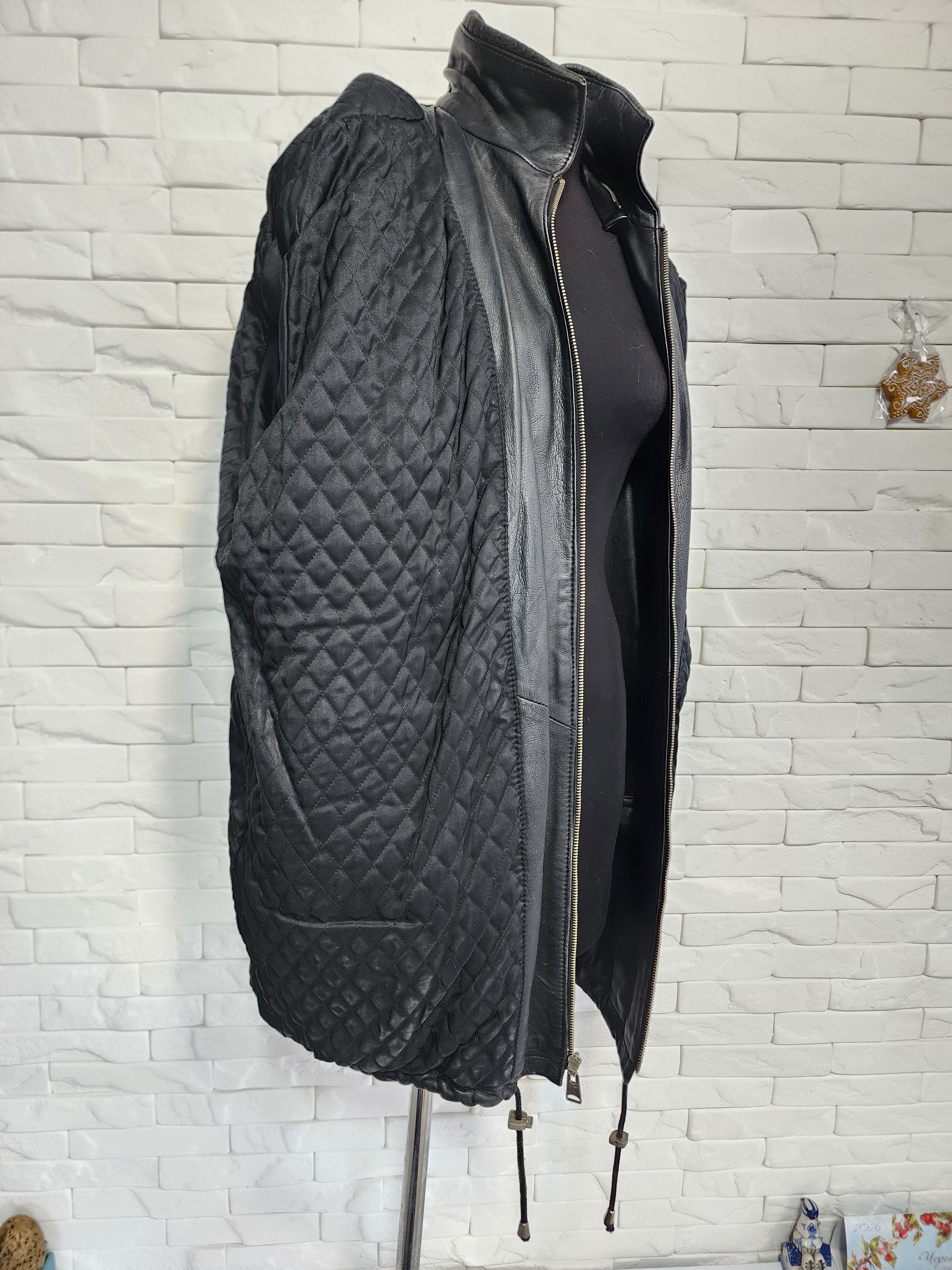 Other Black Leather Jacket: Women's Zippered Leather Coat Size XXL / US 16-18 / IT 52-54 - 8 Thumbnail