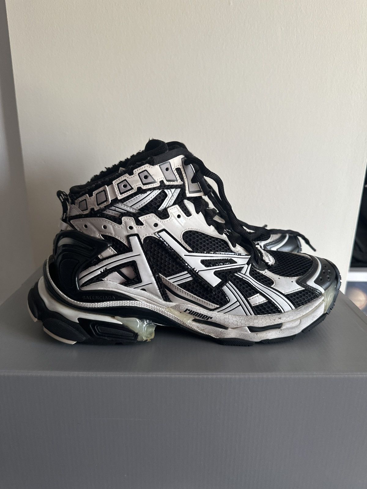 Balenciaga Balenciaga High Top Runner Sneakers Size US 12 / EU 45 - 2 Thumbnail