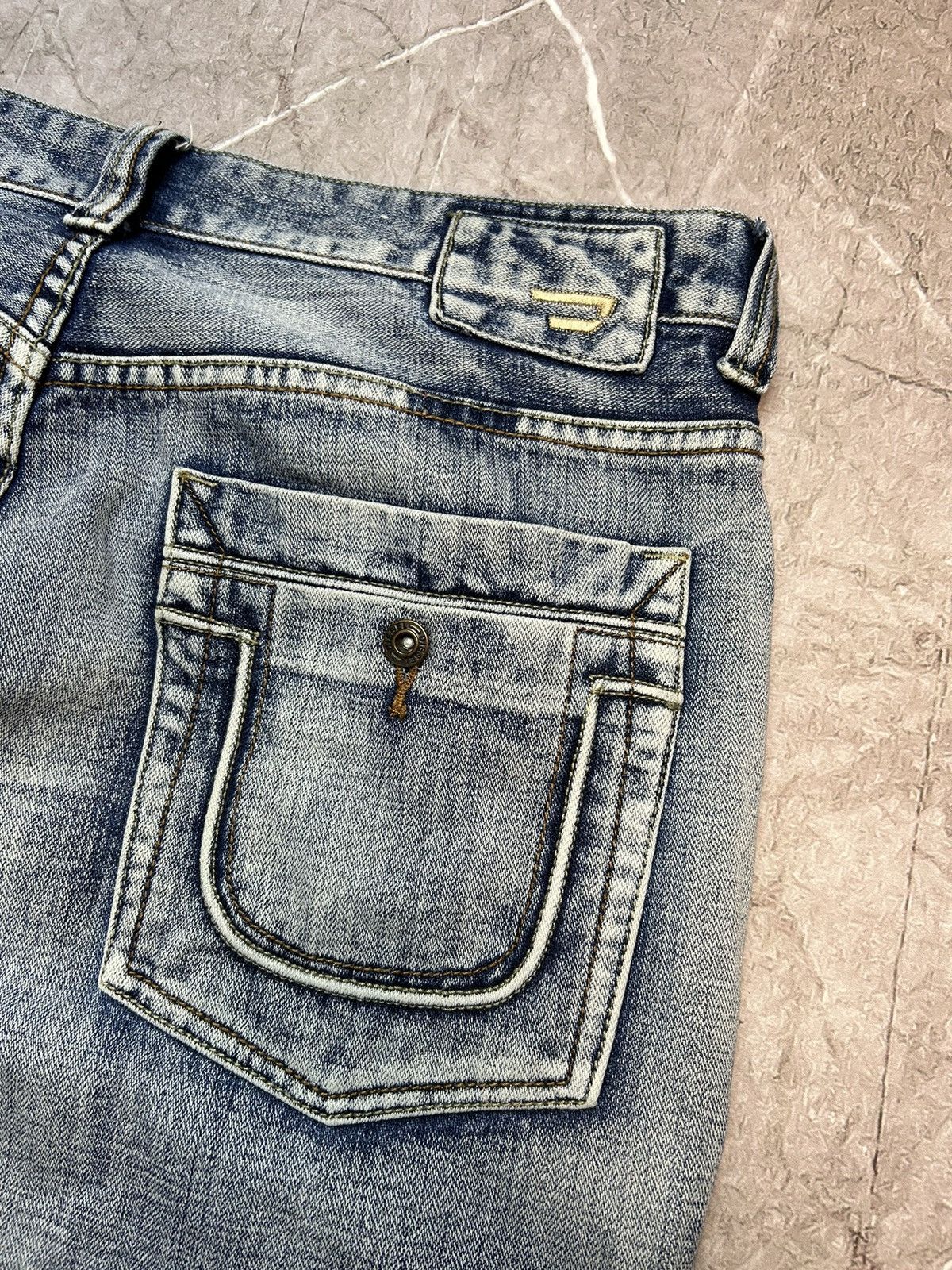 Diesel × Diesel Black Gold Rare Vintage 90s Diesel Industrtry Faded Blue Jeans Size US 36 / EU 52 - 11 Thumbnail