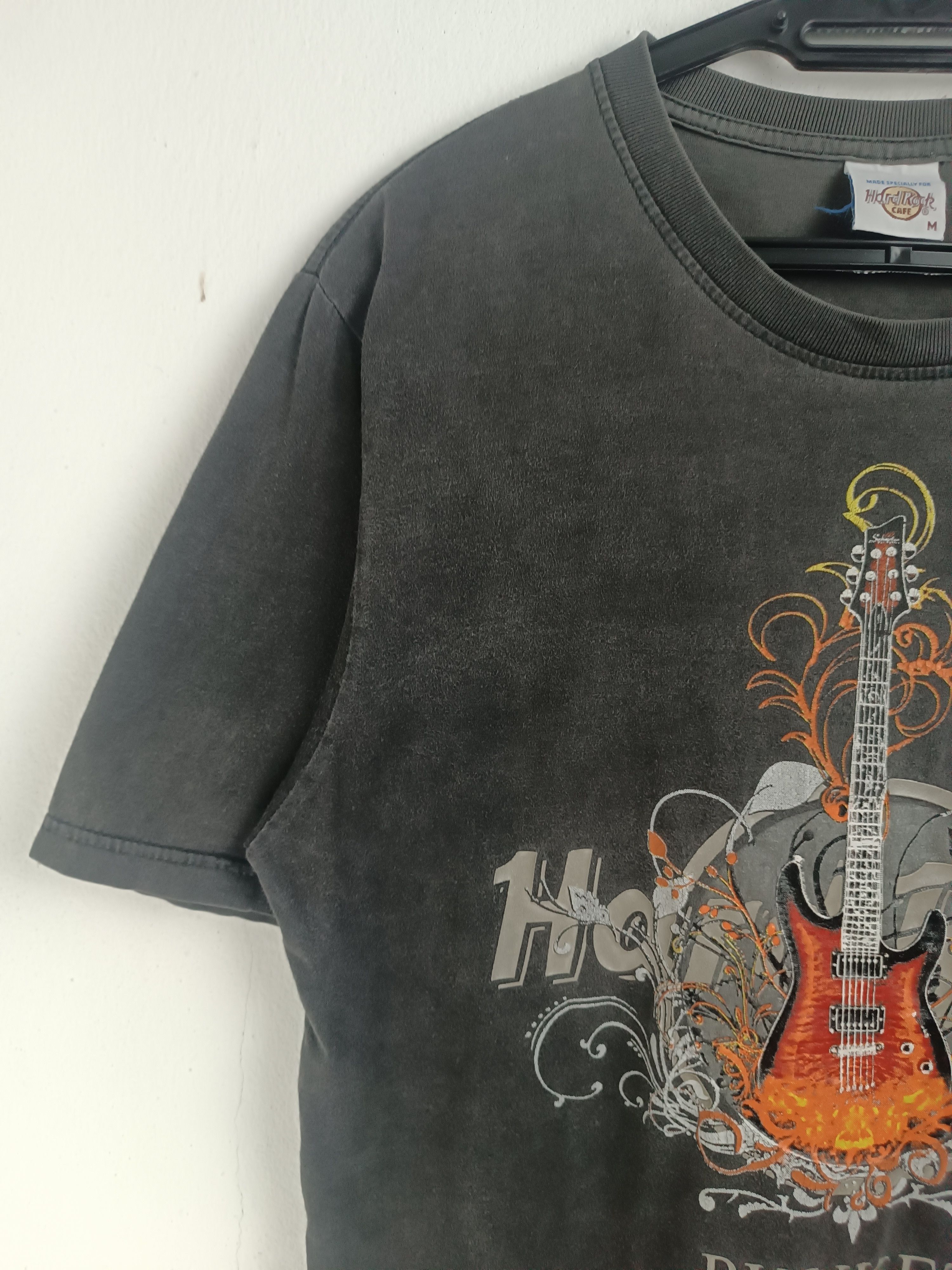 Hard Rock Cafe THRASHED FADED VINTAGE Y2K HARD ROCK CAFE PHUKET GRUNGE PUNK Size US M / EU 48-50 / 2 - 5 Thumbnail