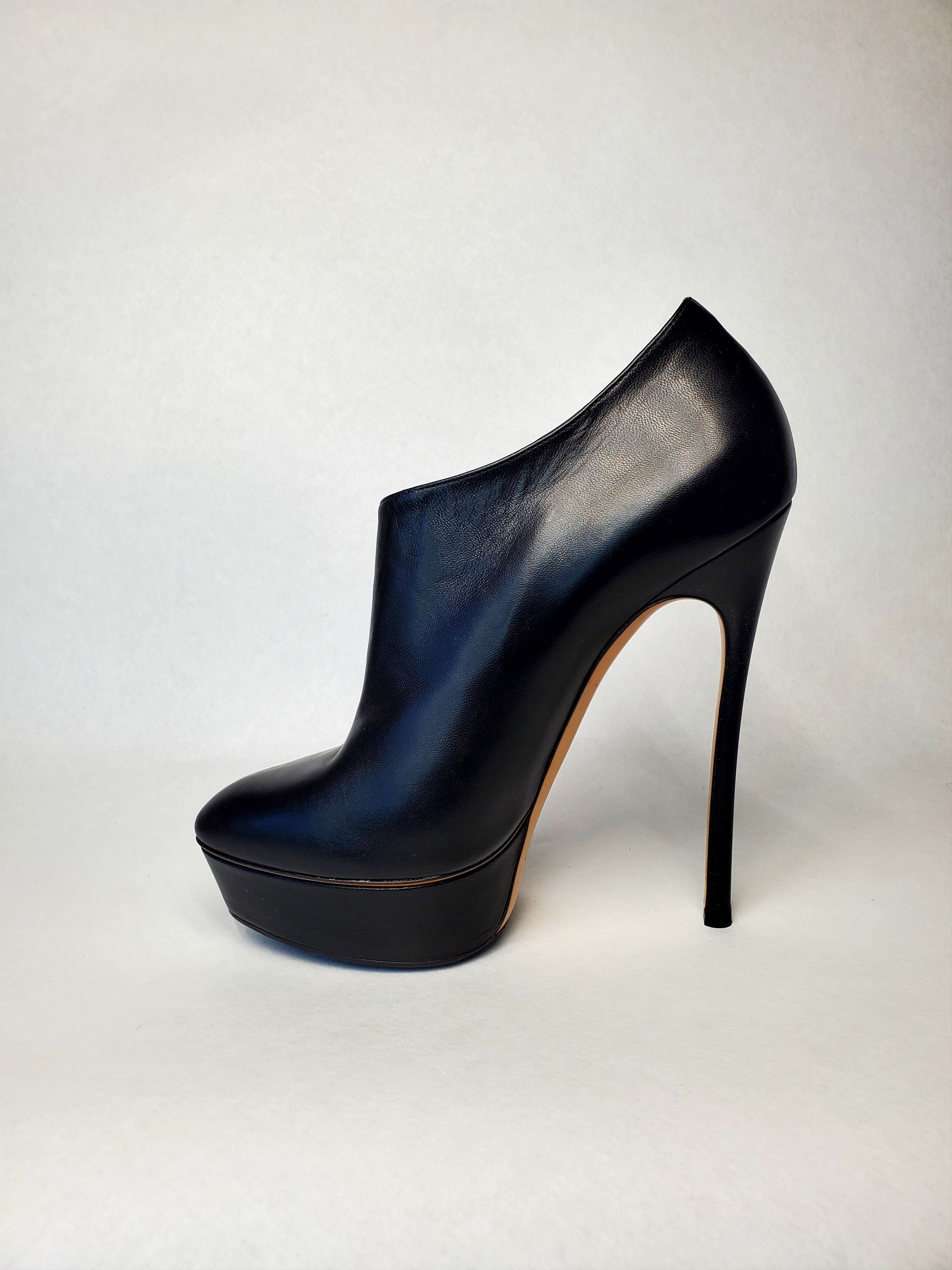 Casadei asadei Black Leather Ankle Boots 40 – New w/ Box & Dust Bag Size US 10 / IT 40 - 2 Thumbnail