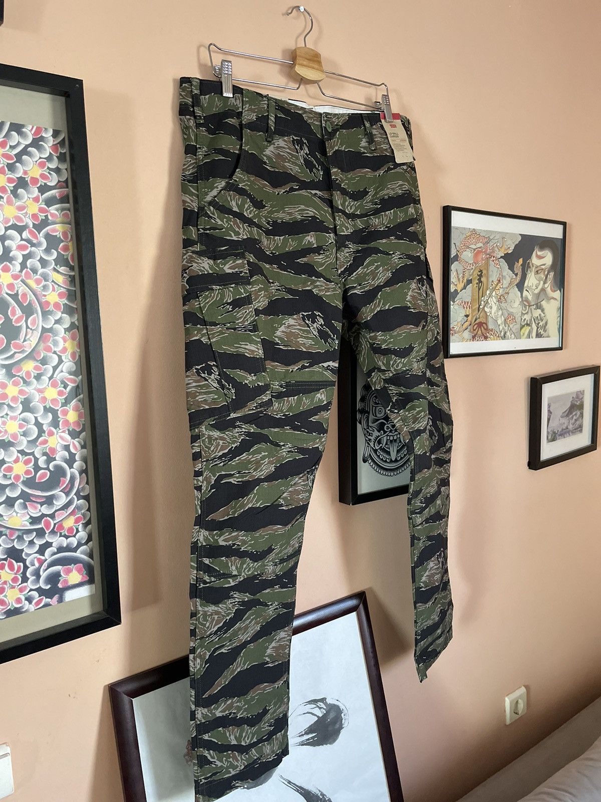 Levi's Levi’s lo-ball tiger camo cargo pants Size US 36 / EU 52 - 2 Thumbnail