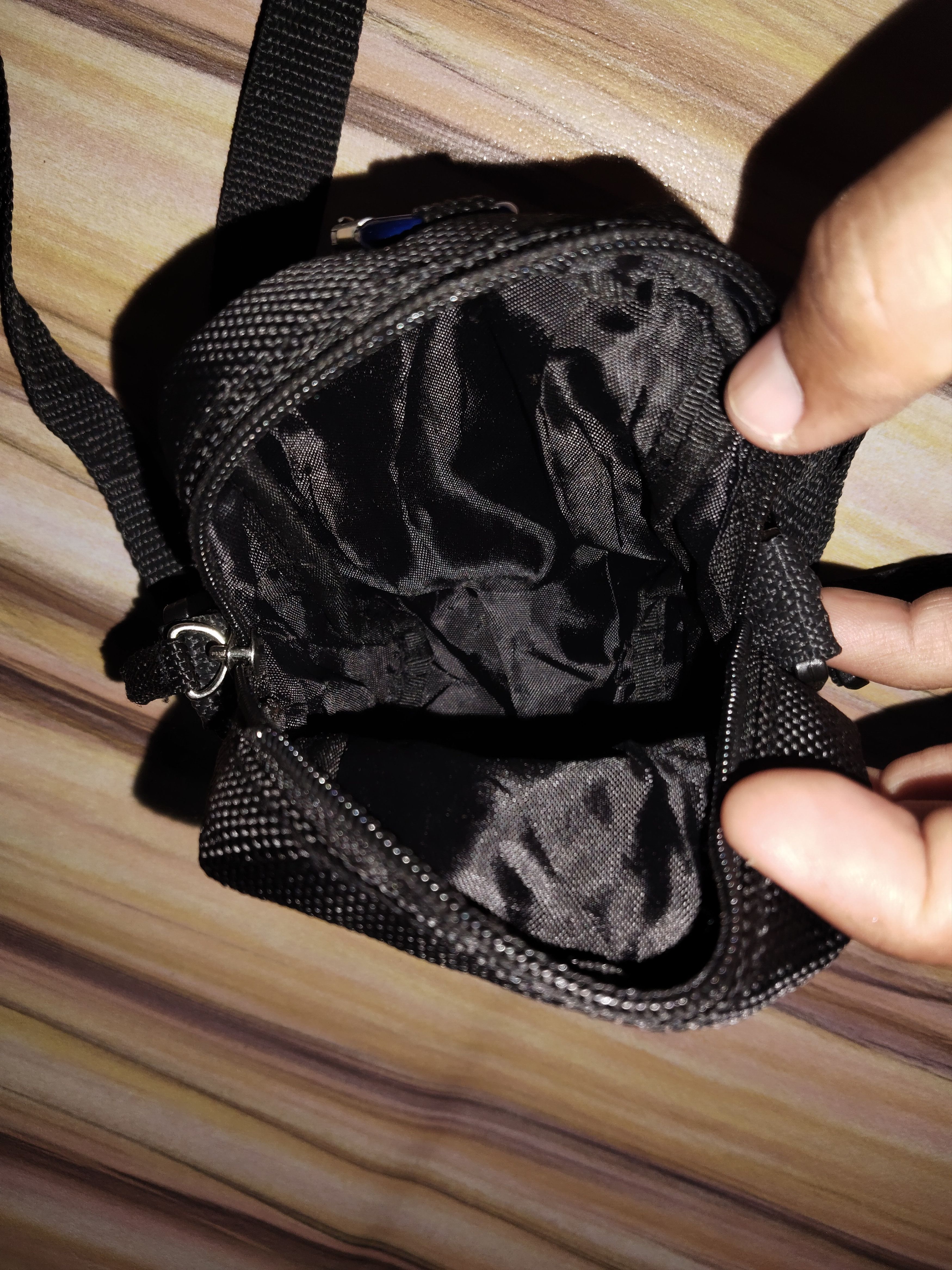 The Unbranded Brand MILD SEVEN Cigarette Sling Bag Size ONE SIZE - 7 Thumbnail
