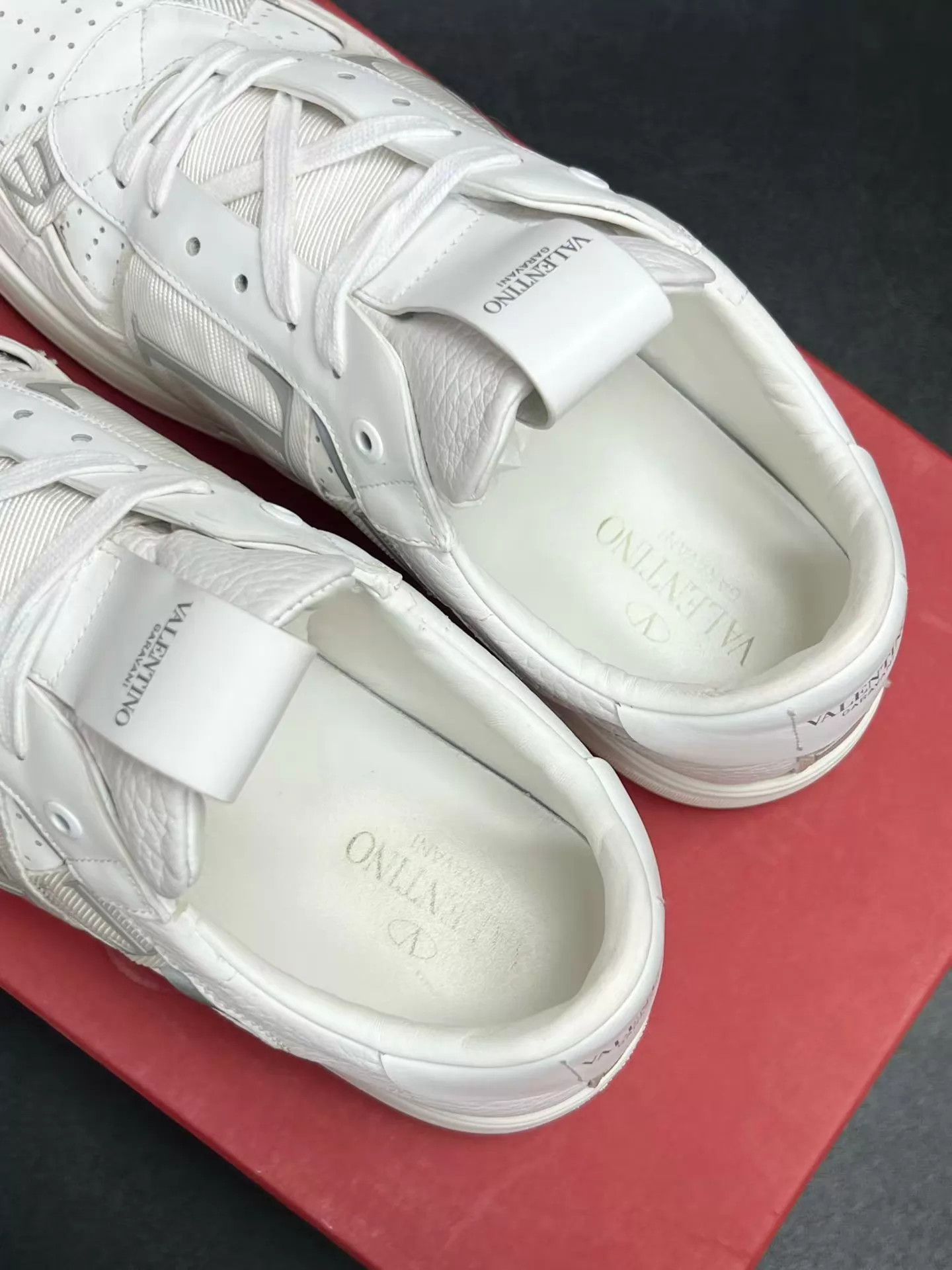 Valentino Valentino Low-Top Sneakers White Size 43 (Original Box) Size US 10 / EU 43 - 4 Thumbnail