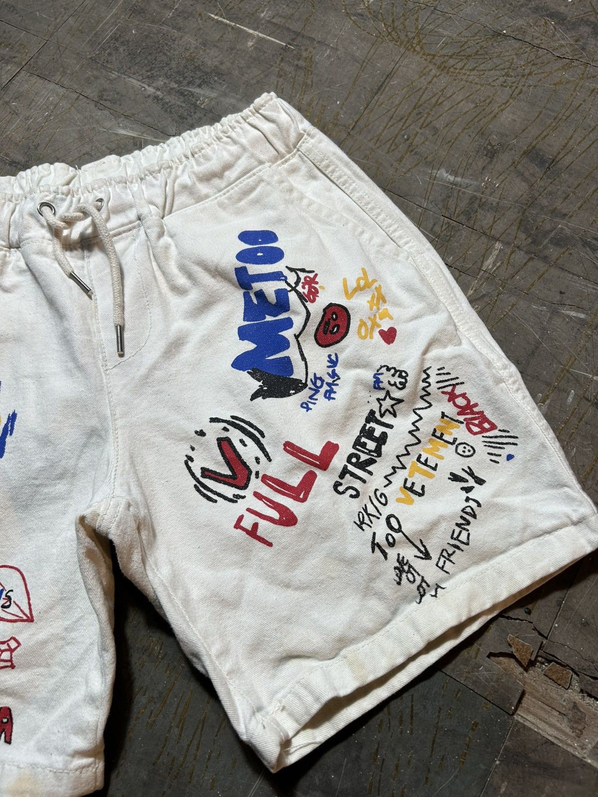 Dsquared2 × Jean-Michel Basquiat Dsquared2 X Jean Micheal Basquiat Short Pants Size US 30 / EU 46 - 3 Thumbnail