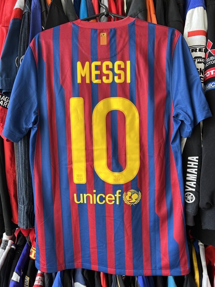 image of F C Barcelona x Nike Barcelona 2011-12 Home Football Shirt 10 Messi Nike, Men's (Size Small)