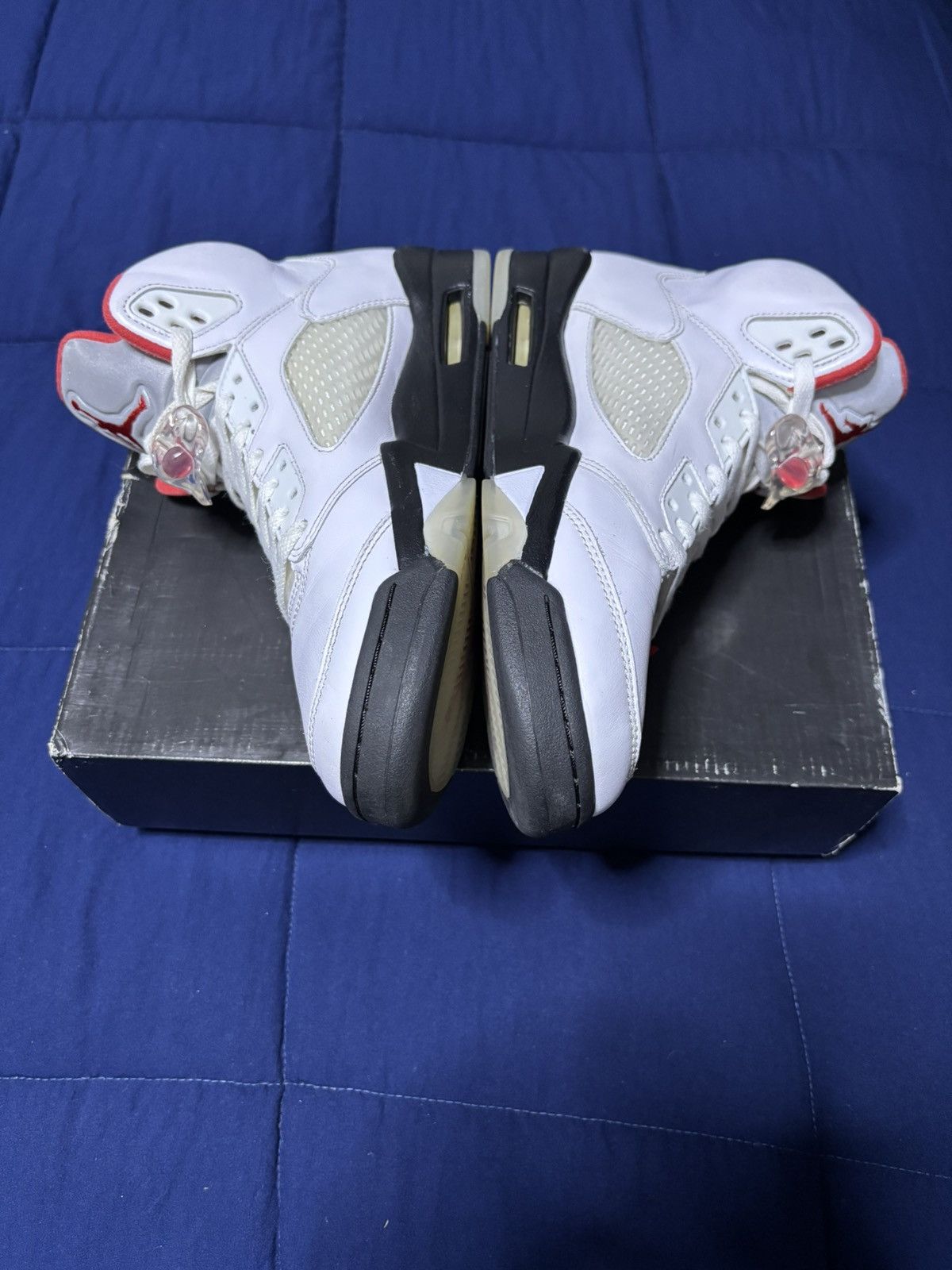 Jordan Brand Jordan 5 Retro White Fire Red 2020 Size 9.5 Size US 9.5 / EU 42-43 - 4 Thumbnail