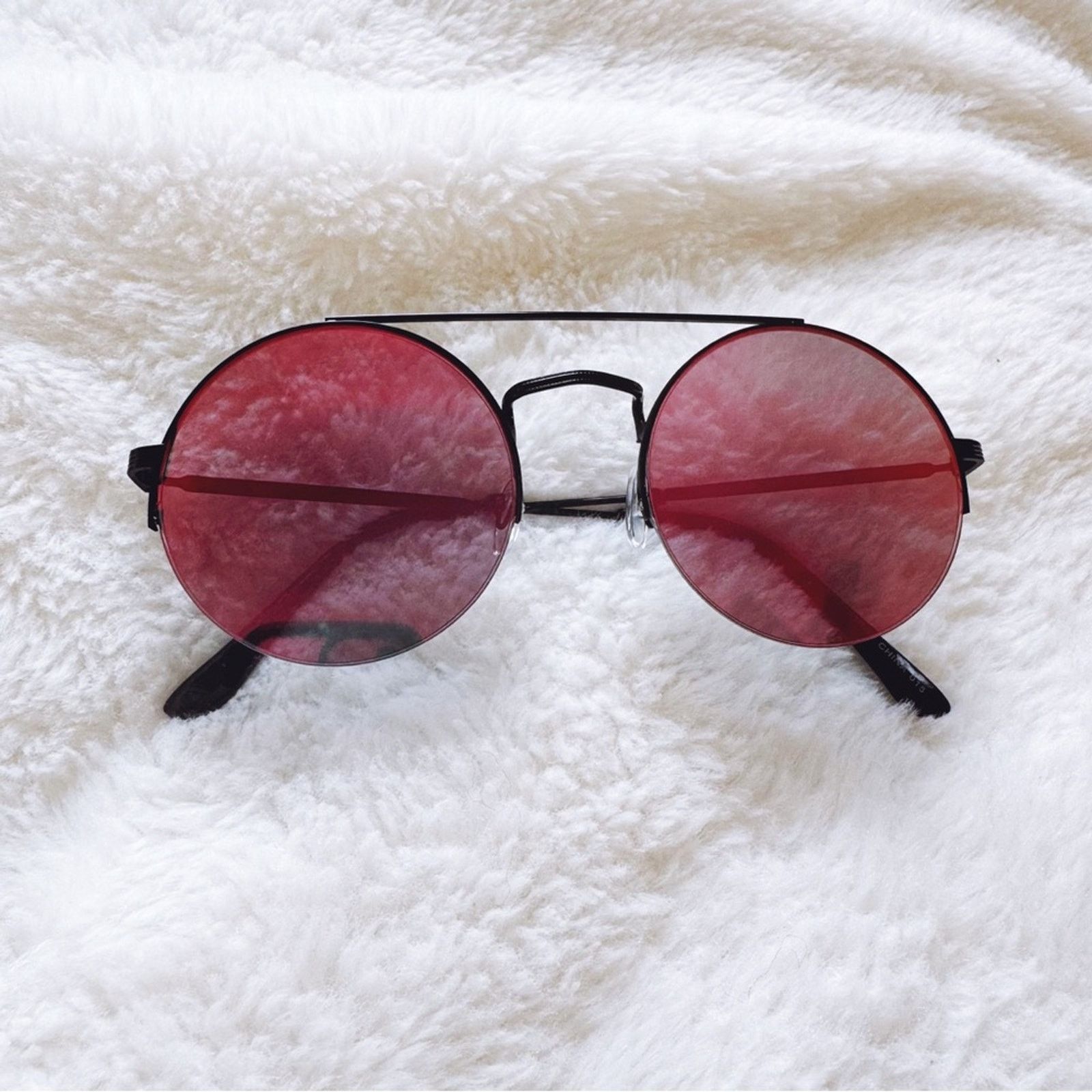 Other Carly Mirrored Red Chic Round Sunglasses Size ONE SIZE - 1 Thumbnail
