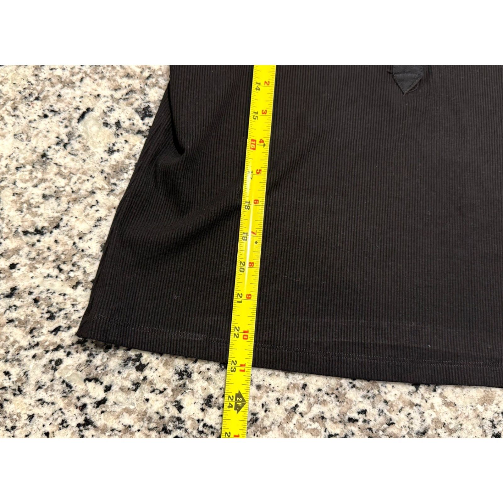Vintage Tuckernuck Livia Top Black Puff Sleeve Henley Knit Tee Short Sleeve Ribbed Polyester Rayon Spandex T-Shirt Womens Small NWOT Size S / US 4 / IT 40 - 5 Thumbnail