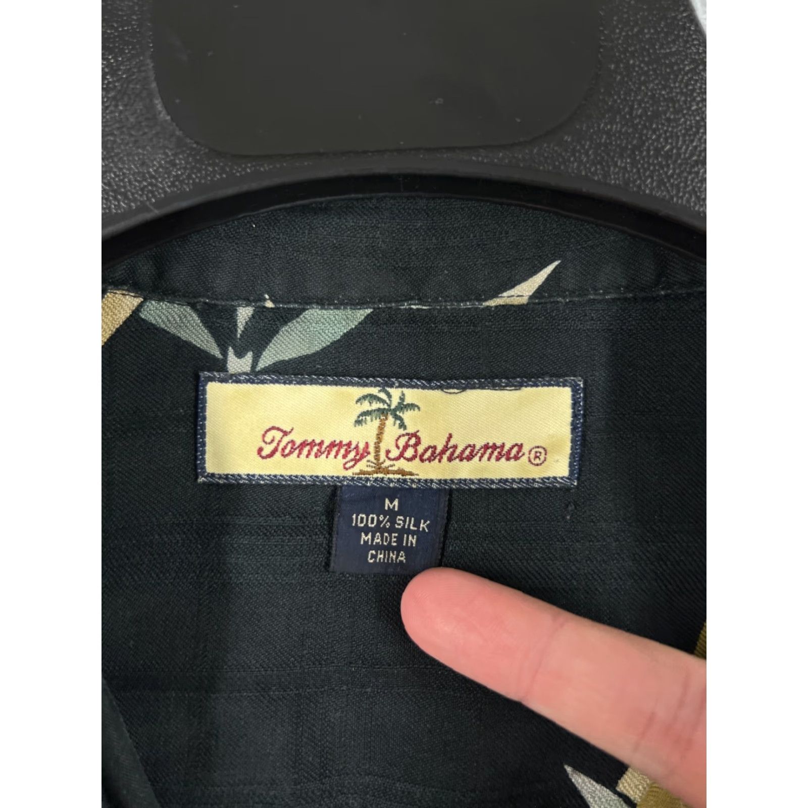Tommy Bahama Tommy Bahama Hawaiian Shirt Adult Medium Black Floral Silk Button Up Pocket Aloha Mens Size US M / EU 48-50 / 2 - 6 Thumbnail
