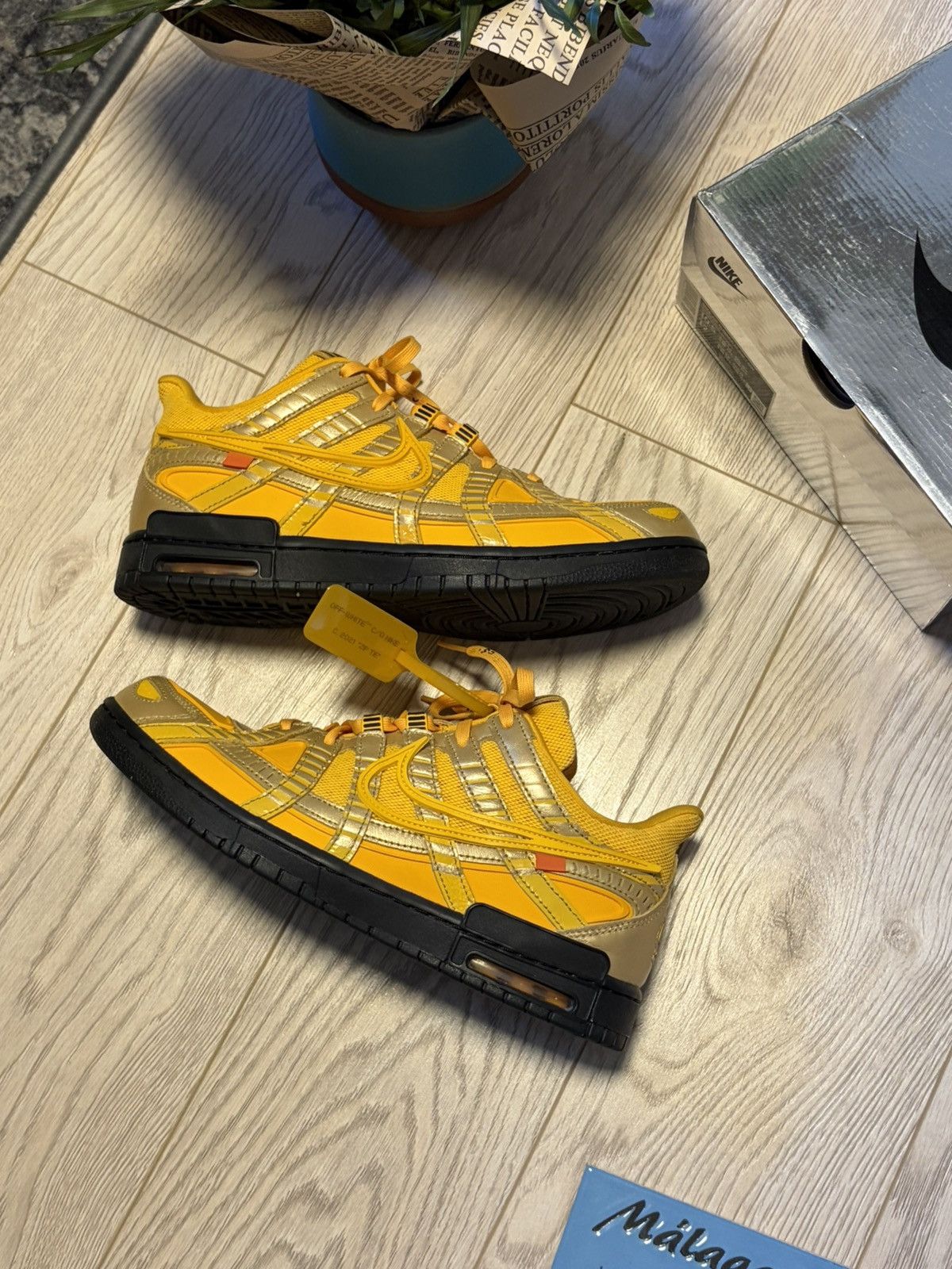 Nike × Off-White Nike Air Rubber Dunk x Off White - unc gold 10.5 / 44.5 Size US 10.5 / EU 43-44 - 2 Thumbnail