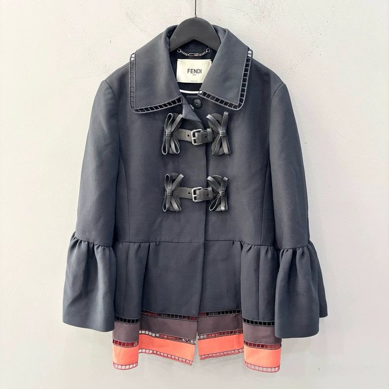 Fendi Fendi Woollen leather buckle short coat Size US XS / EU 42 / 0 - 1 Thumbnail