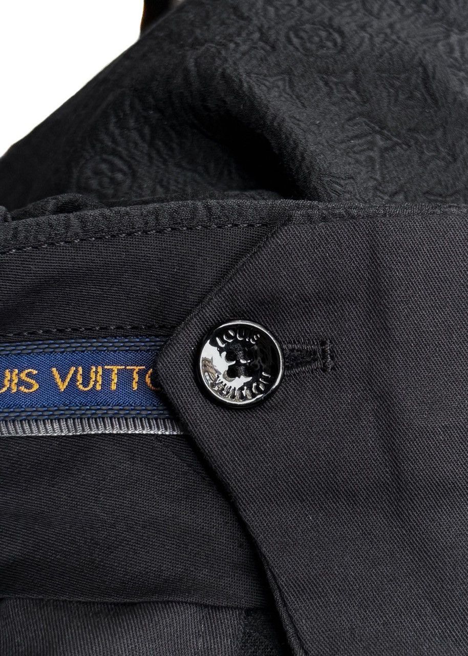 Louis Vuitton Louis Vuitton Black Silk Blend Tonal Mini Logo Shorts Size US 36 / EU 52 - 4 Thumbnail