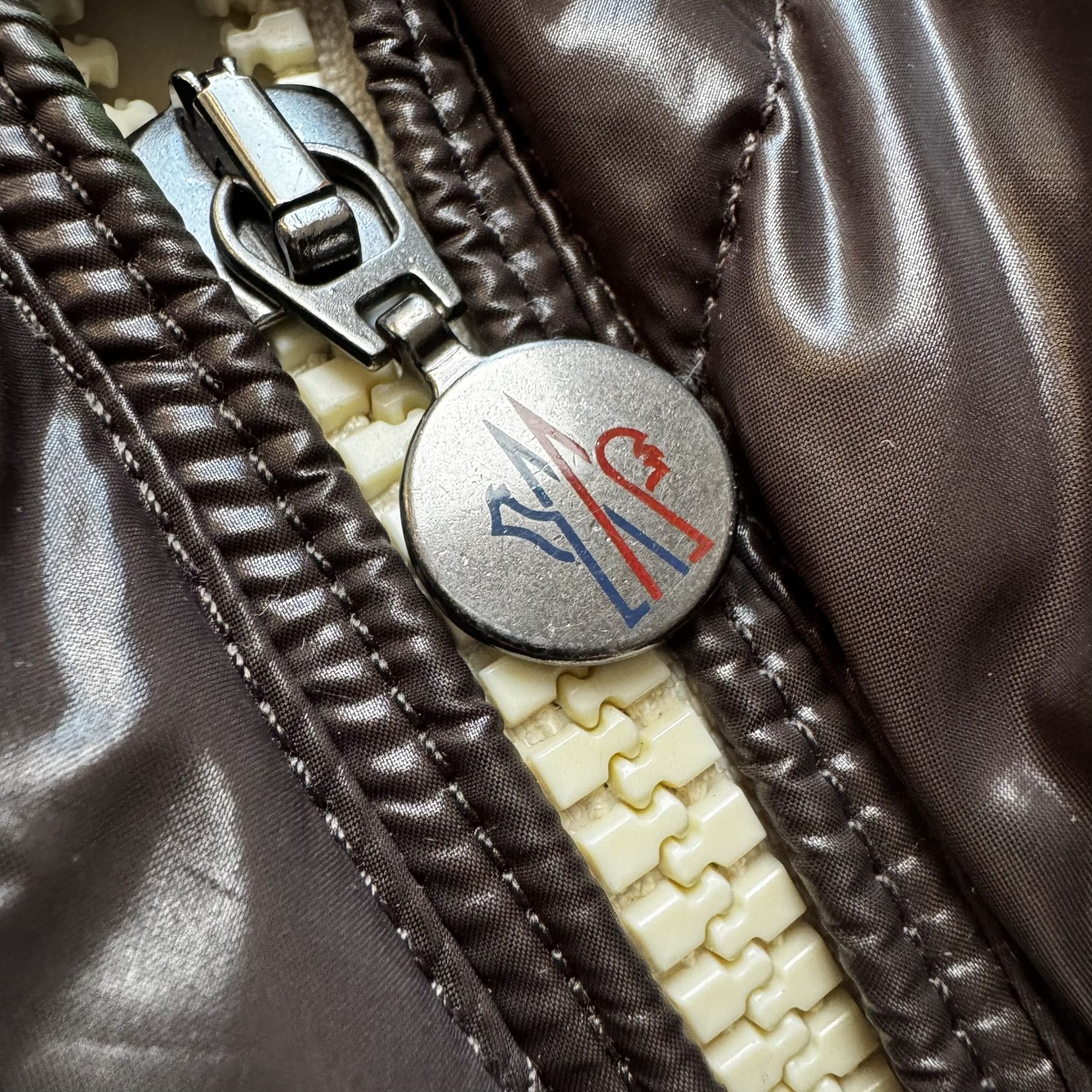 Moncler Brown puffer jacket Moncler vintage with big logo Size US M / EU 48-50 / 2 - 6 Thumbnail