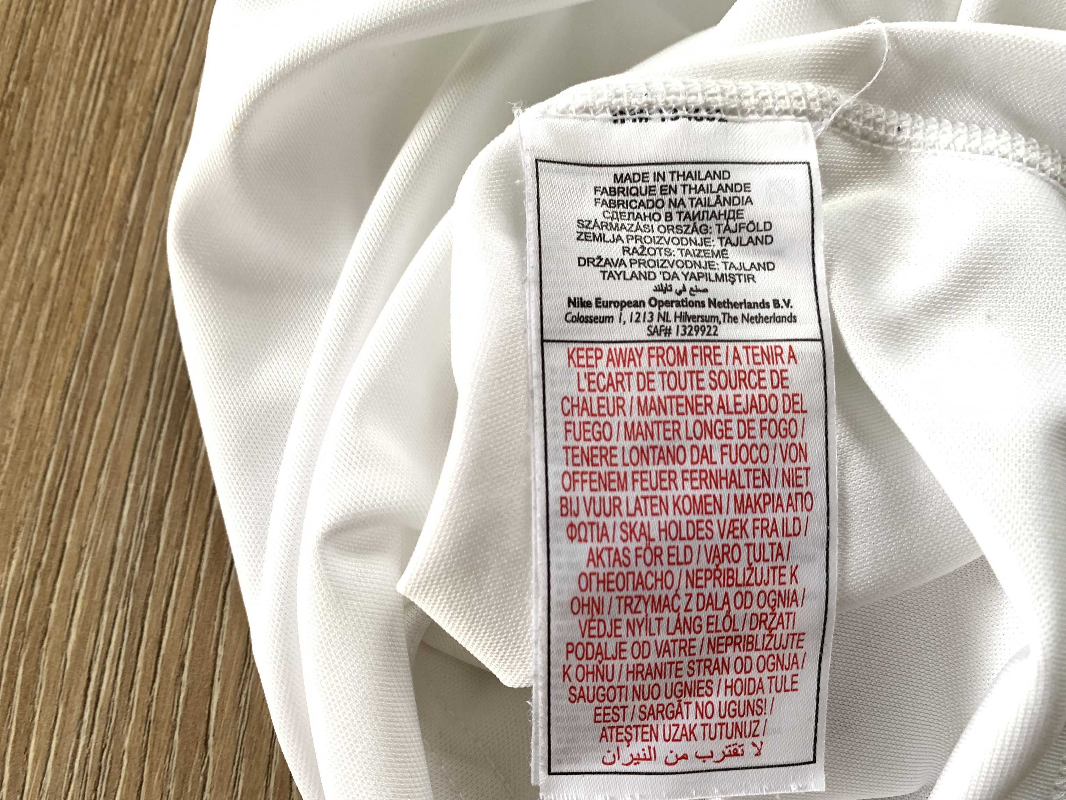 Nike × Vintage Nike Fit Dry White Reflective Logo T Shirt Size US XL / EU 56 / 4 - 7 Thumbnail