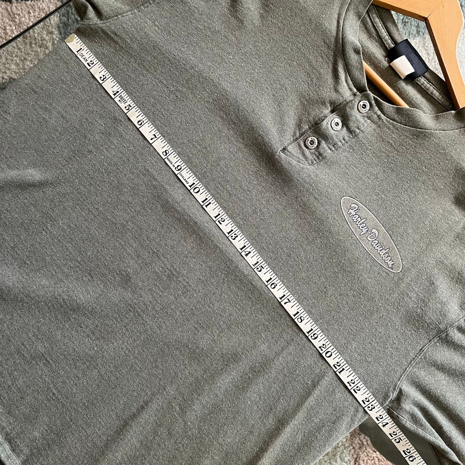 Harley Davidson 90s Harley-Davidson Henley | Milwaukee Sage Green | Size L Size US L / EU 52-54 / 3 - 16 Thumbnail