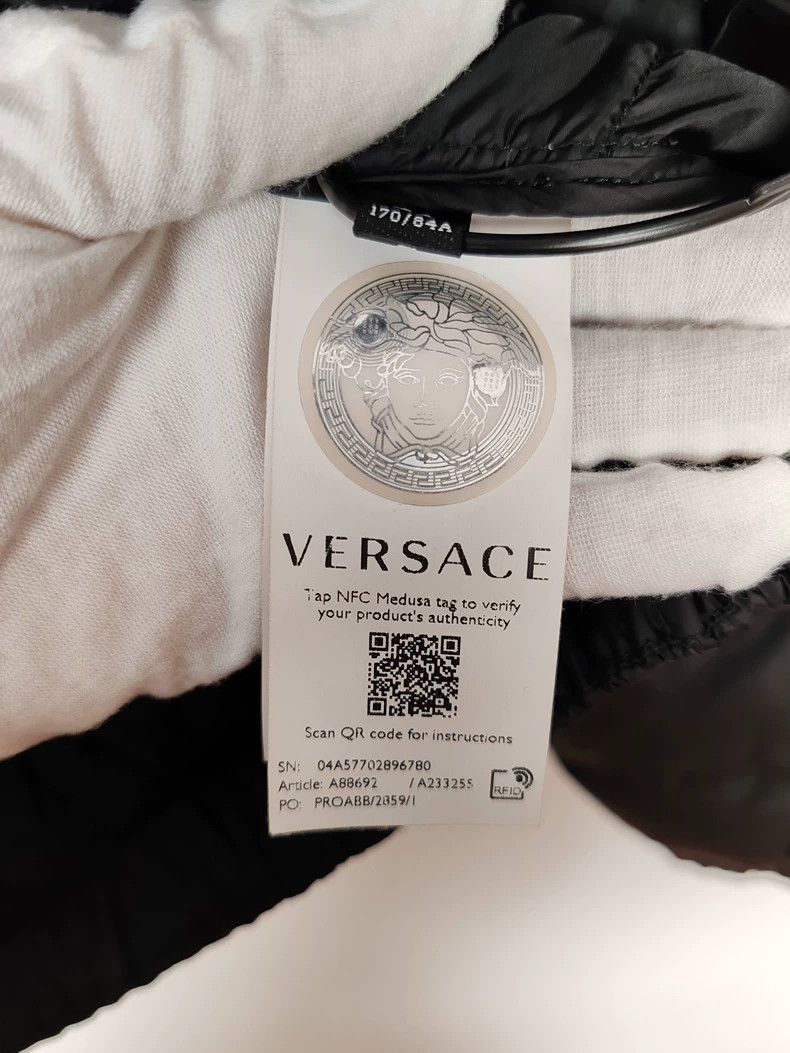 Versace Versace Greek back-pattern stand-up collar down jacket Size US S / EU 44-46 / 1 - 5 Thumbnail