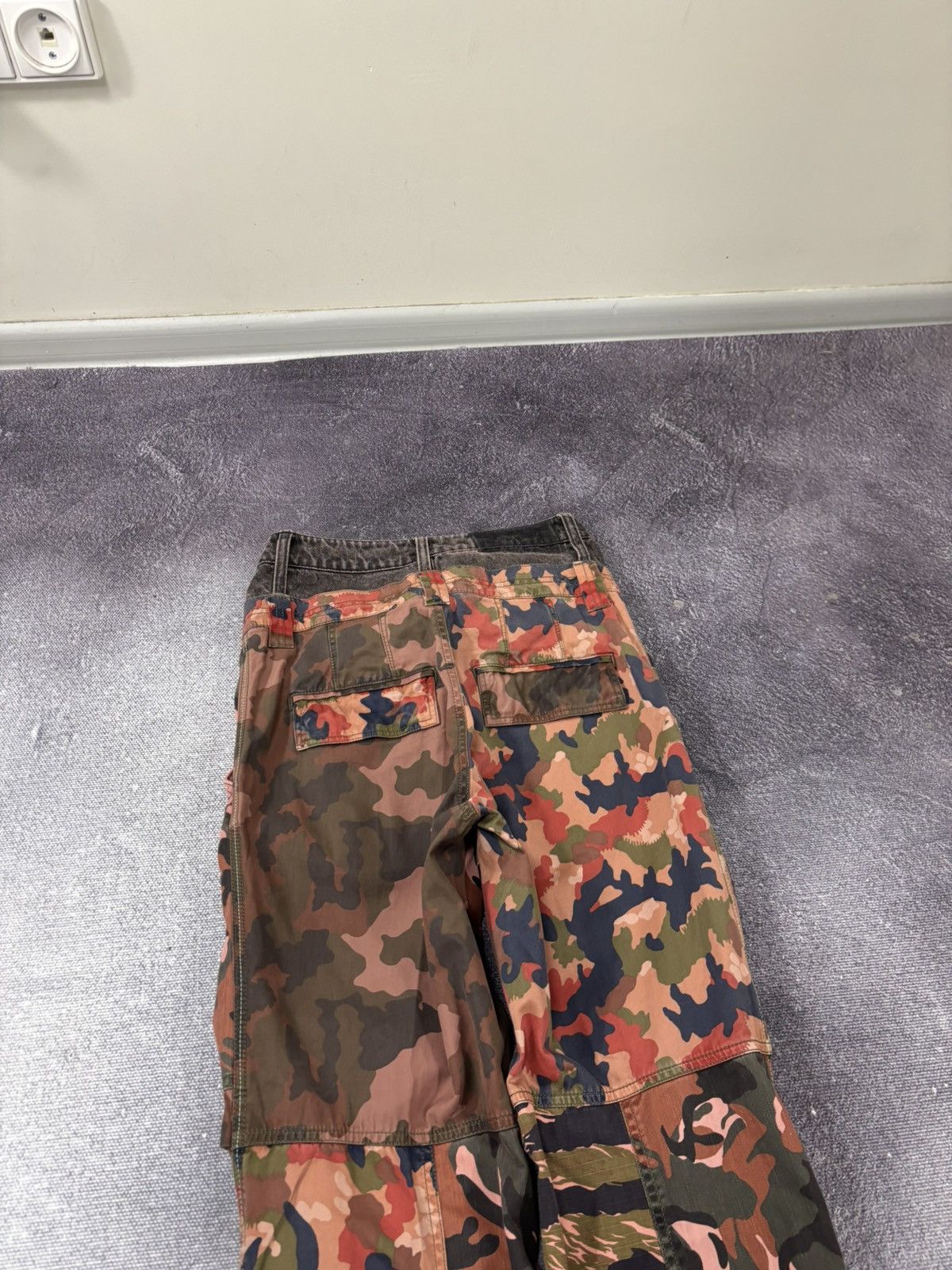 Diesel Diesel P-Giu NWT Women’s Field Camo Double Waist Cargo Pants Size 23" - 21 Thumbnail
