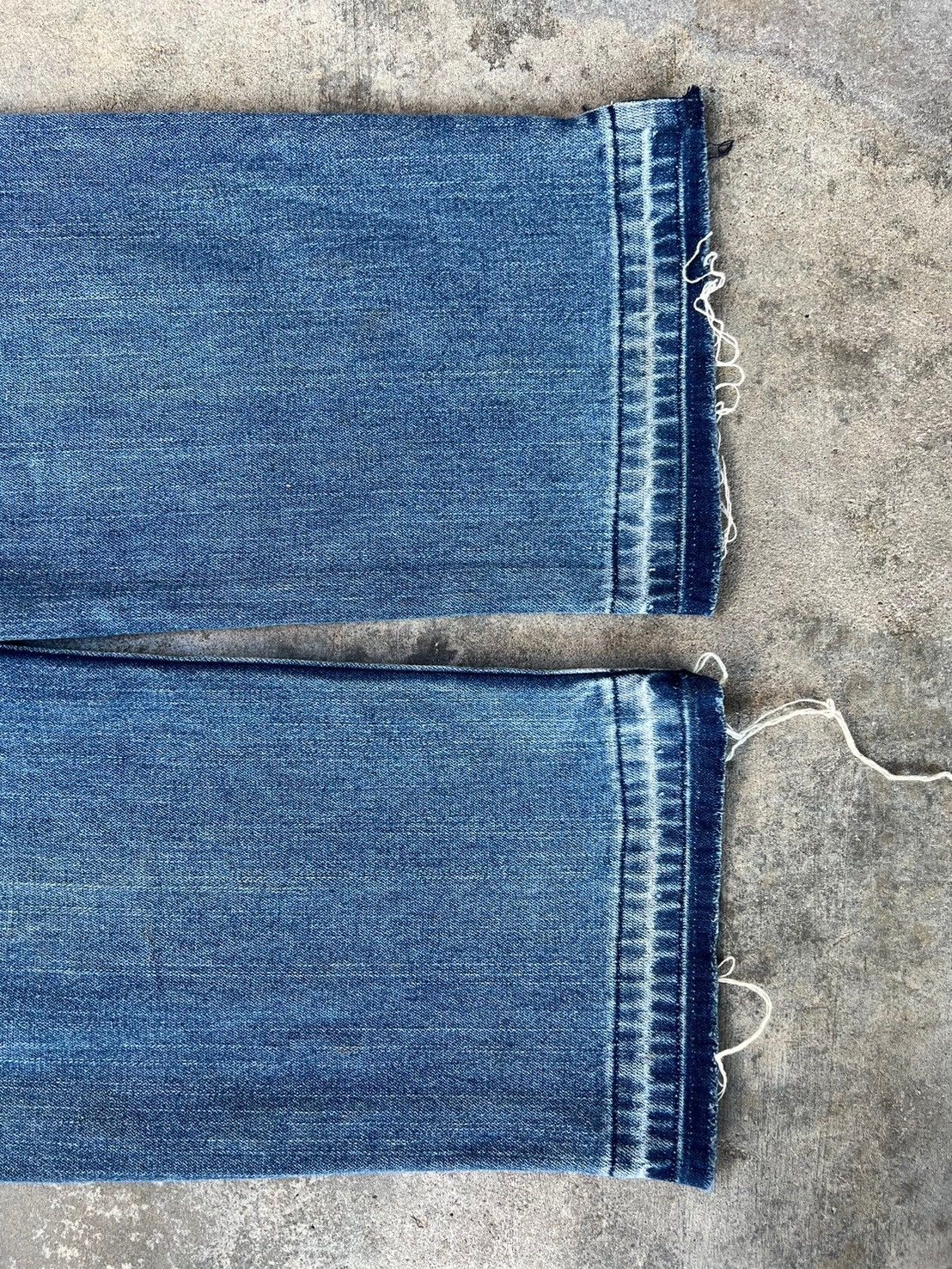 Levi's VINTAGE 2000s LEVI'S 550 DISTRESSED JEANS Size US 31 - 16 Thumbnail