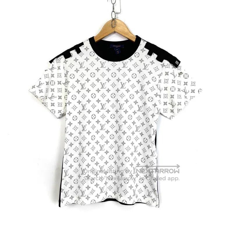 Louis Vuitton Louis Vuitton Shoulder decoration presbyopic full logo sho Size US XS / EU 42 / 0 - 1 Thumbnail