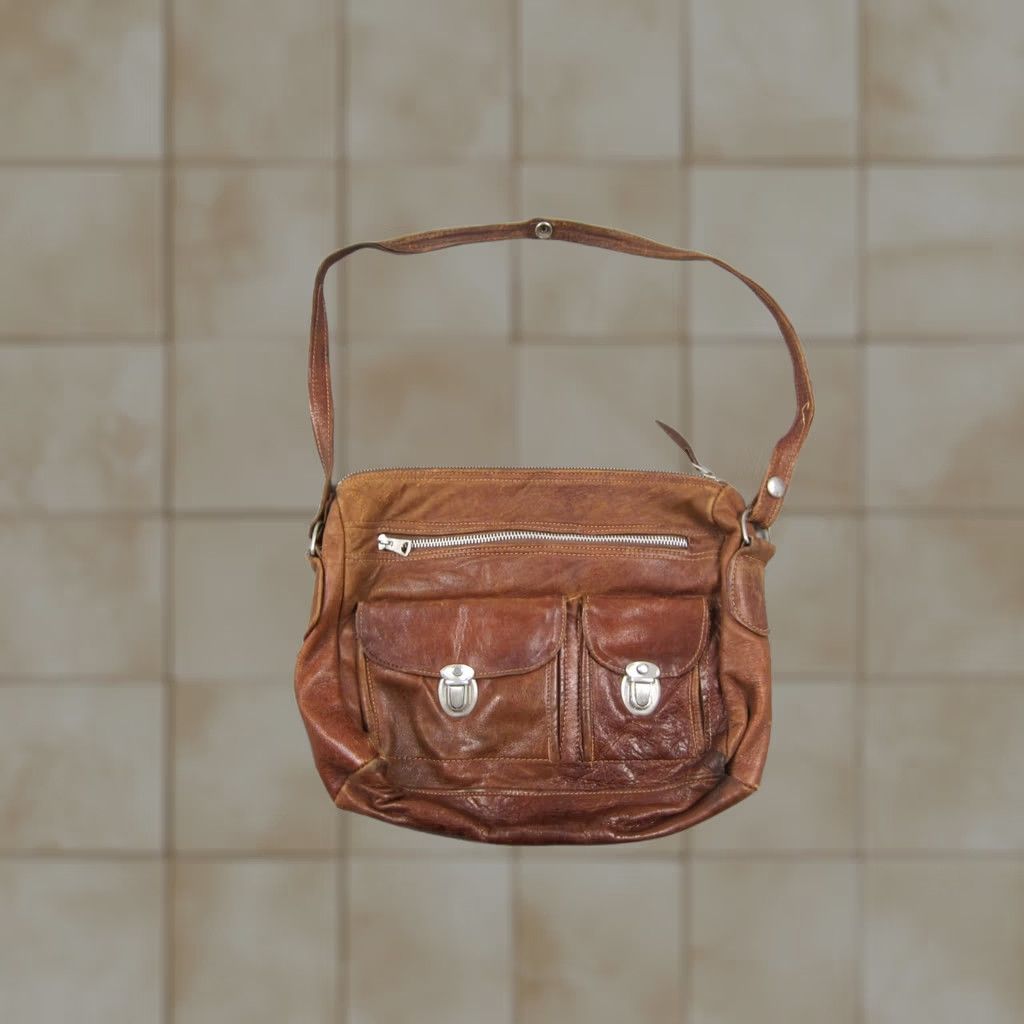 Vintage VINTAGE Womens Bag Brown Leather Crossbody Purse Messenger Satchel 60s 80s 90s Size ONE SIZE - 1 Thumbnail