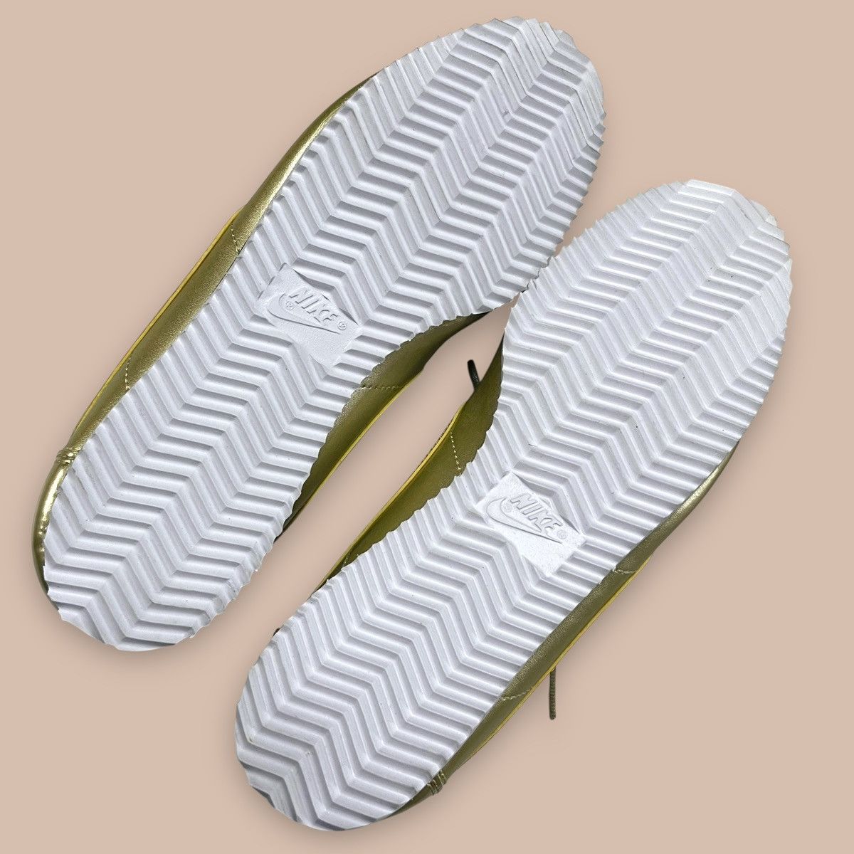 Nike NIKE Cortez Se GS 'Gold Star' Size US 7 / EU 40 - 15 Thumbnail