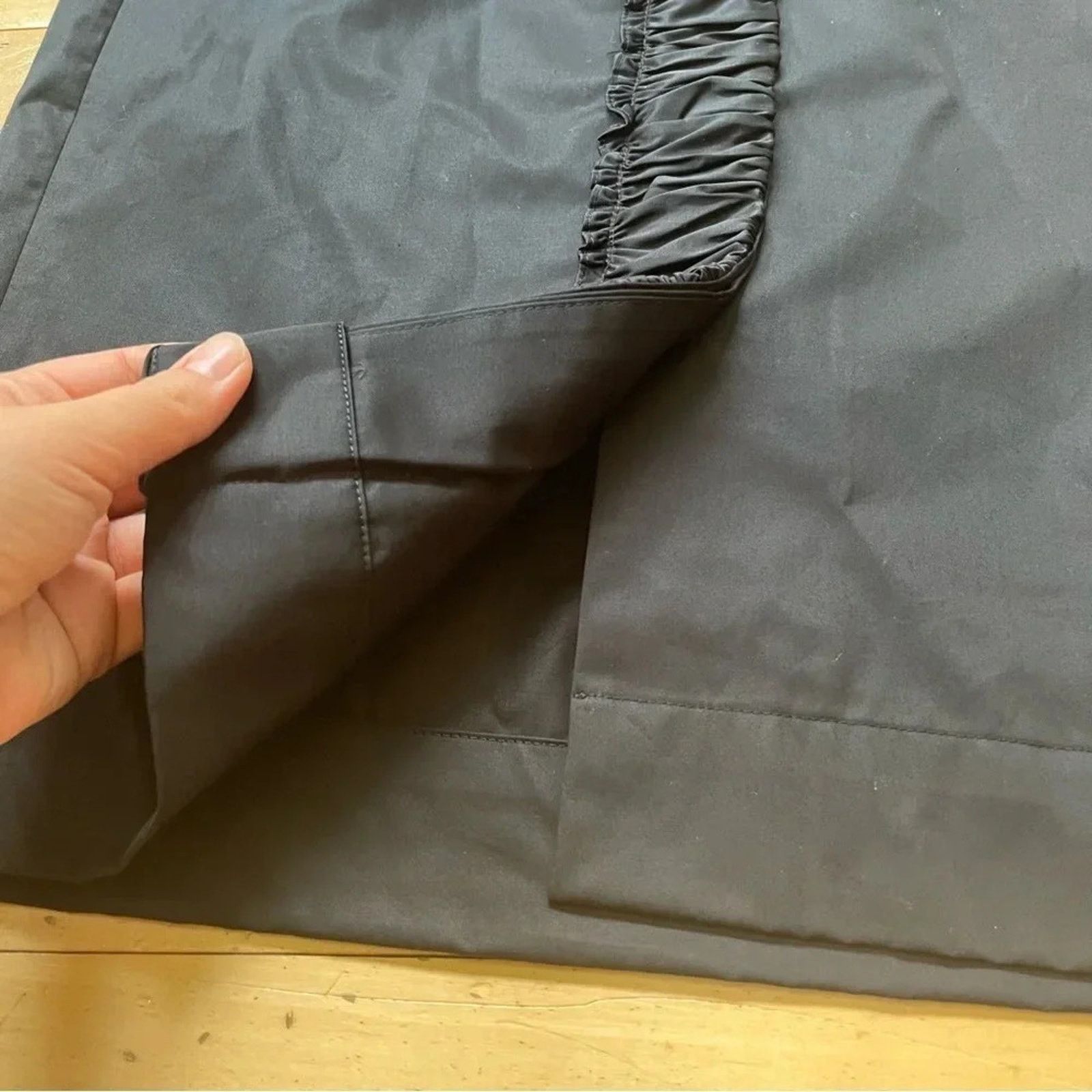 Talbots NWT TALBOTS Black Cotton Ruffle Front Pencil skirt sz 4 Size 27" / US 4 / IT 40 - 9 Thumbnail