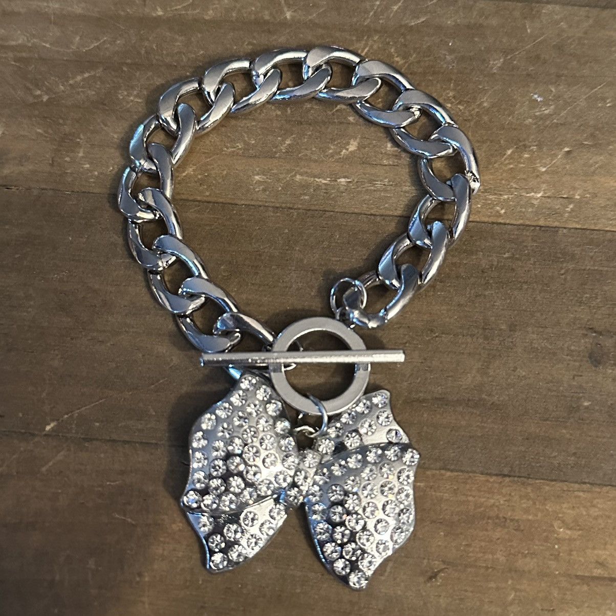 Other Chunky rhinestone bow toggle necklace, bracelet & earrings Size ONE SIZE - 2 Thumbnail