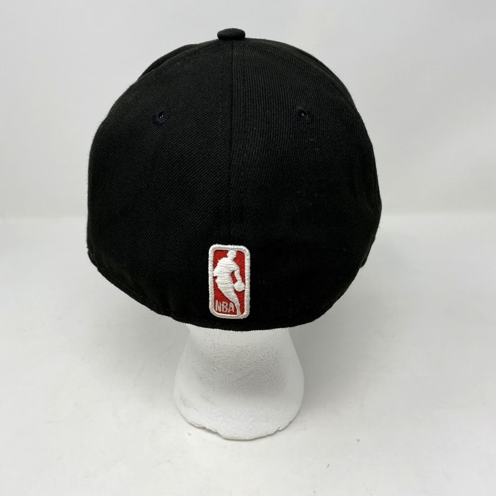 New Era VINTAGE New Era 59Fifty NBA Cap Chicago Bulls Logo Black & Red Fitted Mens 7 1/4 Size ONE SIZE - 3 Thumbnail