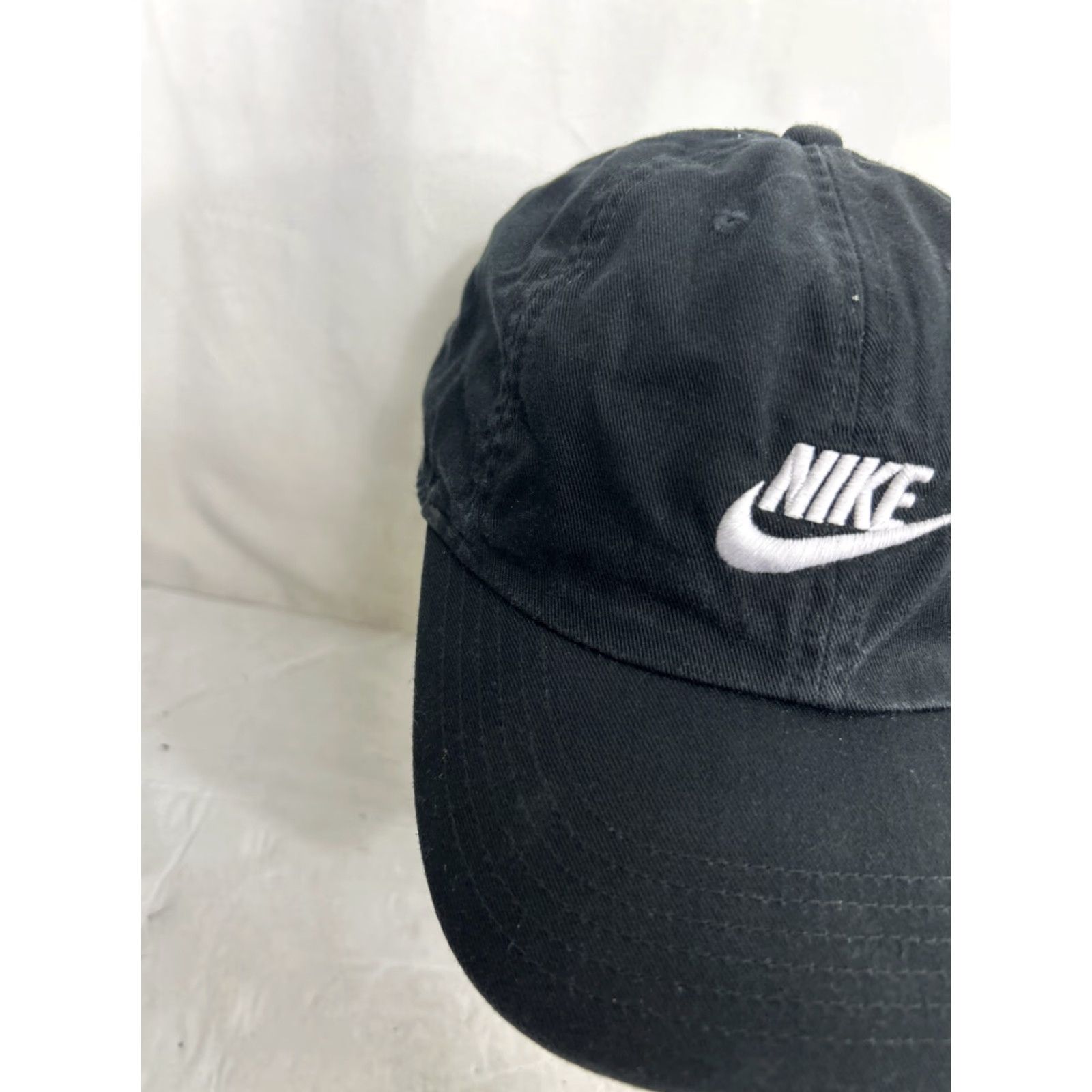 Nike Nike Heritage86 Black Unisex OSFM Swoosh Adjustable Strapback Hat Cap AJ3651-010 Size ONE SIZE - 4 Thumbnail