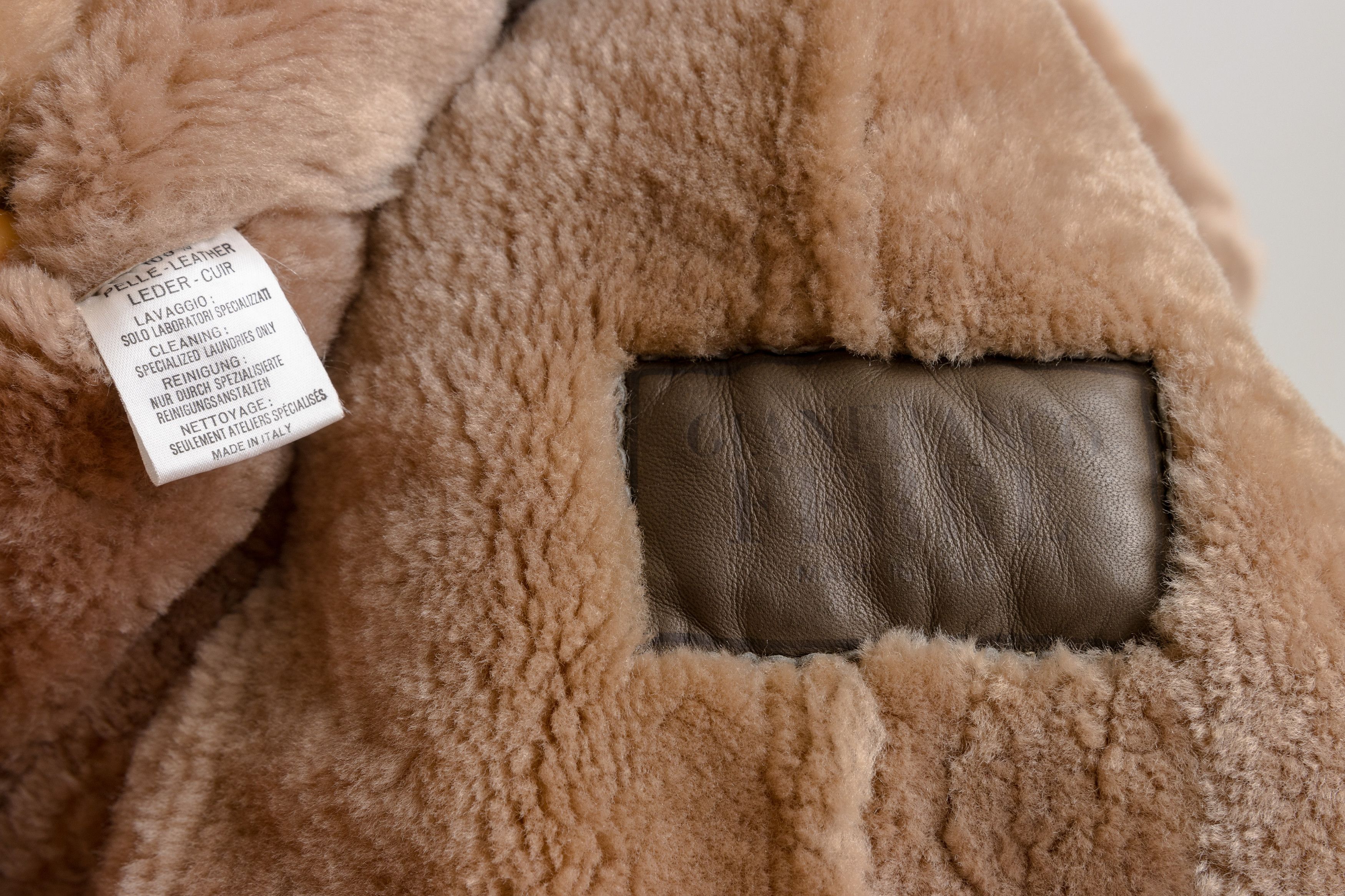 Gianfranco Ferre Gianfranco Ferre Vintage Genuine Suede Shearling Coat 7813 Size US XL / EU 56 / 4 - 9 Thumbnail