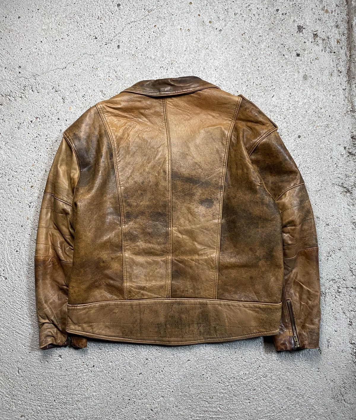 Vintage Vintage leather jacket bomber chevignon 90s USA distressed Size US XL / EU 56 / 4 - 4 Thumbnail