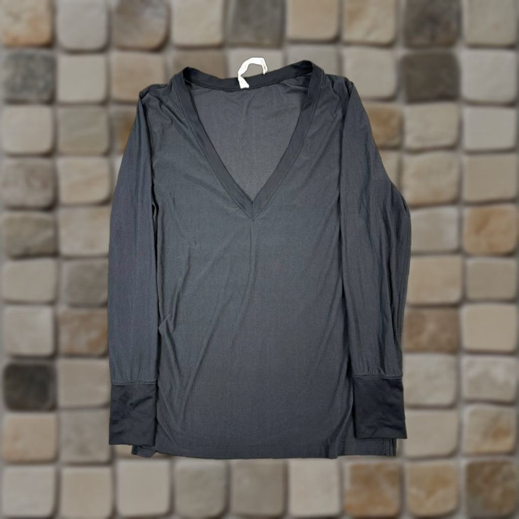 Lululemon Lululemon Back In Action Shirt Womens 4 Black Pullover Size S / US 4 / IT 40 - 1 Thumbnail