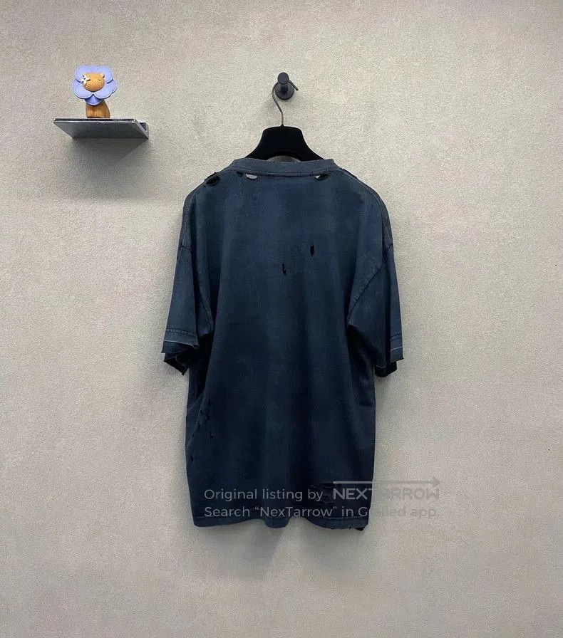 Balenciaga Balenciaga BB Logo Distressed Short Sleeve T-Shirt. Size US L / EU 52-54 / 3 - 2 Thumbnail