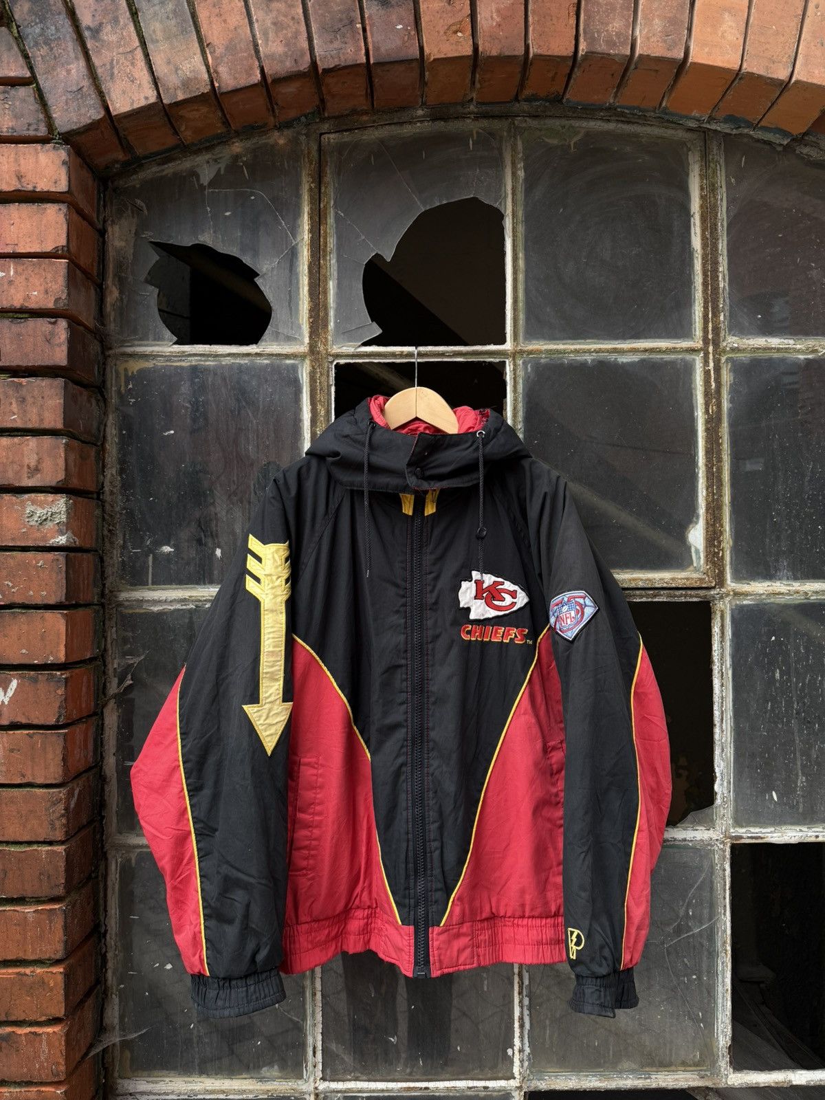 Pro Player Vintage Pro Player Jacket Kc Chiefs nfl usa streetwear 90’ Size US L / EU 52-54 / 3 - 1 Thumbnail