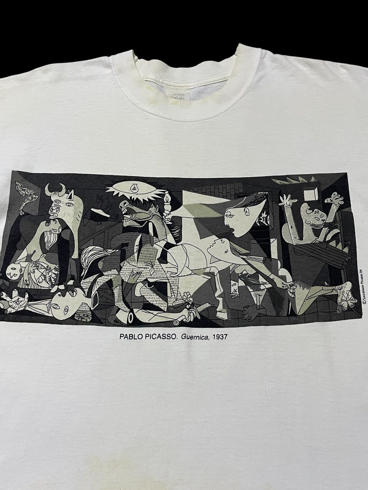 Vintage Vintage 90s Pablo picasso Guernica 1937 Painting Art Tshirt Size US M / EU 48-50 / 2 - 5 Thumbnail