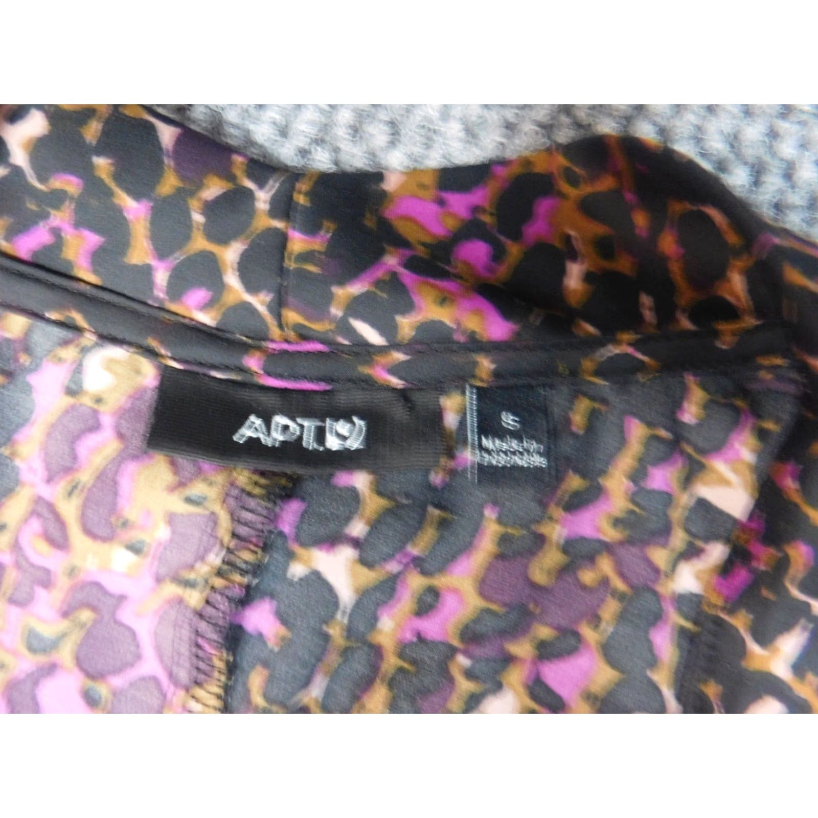 Apt. 9 Apt 9 Blouse Shirt Womens Small Purple Cap Sleeve Crew Neck Pullover Polyester Rayon Button Casual Regular Vintage: No Size S / US 4 / IT 40 - 4 Thumbnail