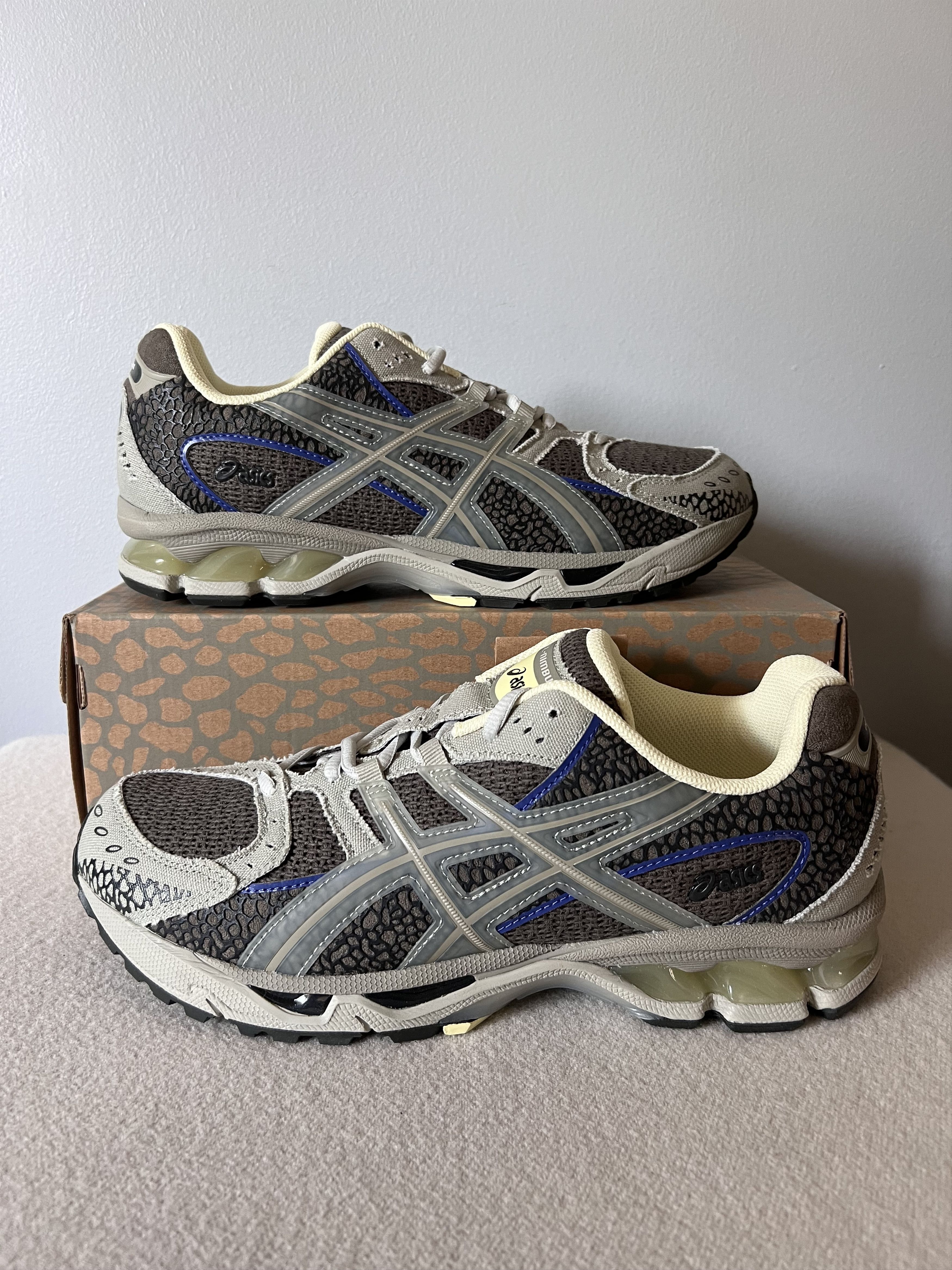 18 East 18 East Asics Gel Nimbus 10.1 in Canteen Gray Size US 8.5 / EU 41-42 - 2 Thumbnail